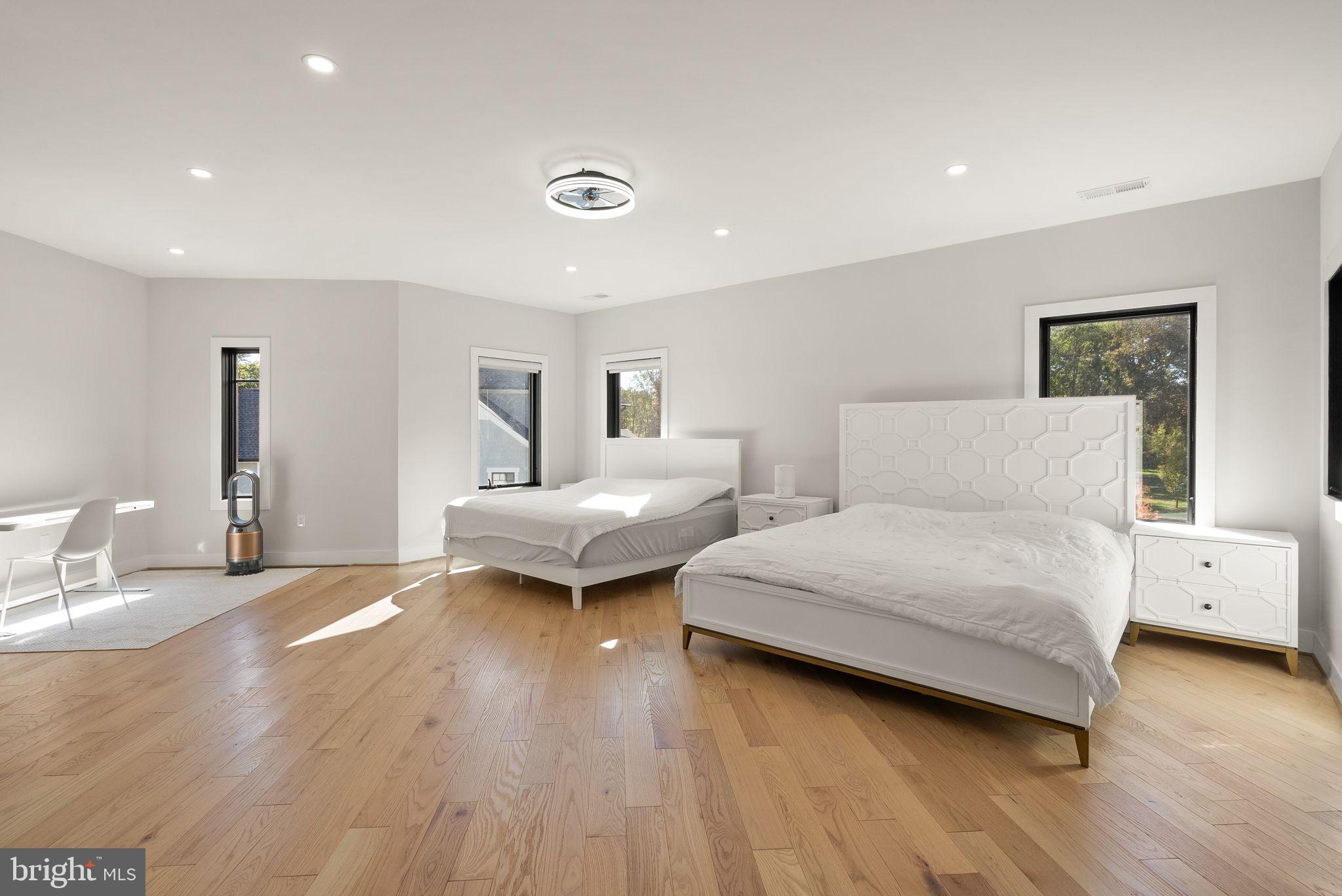 CENTREVILLE FARMS - Residential