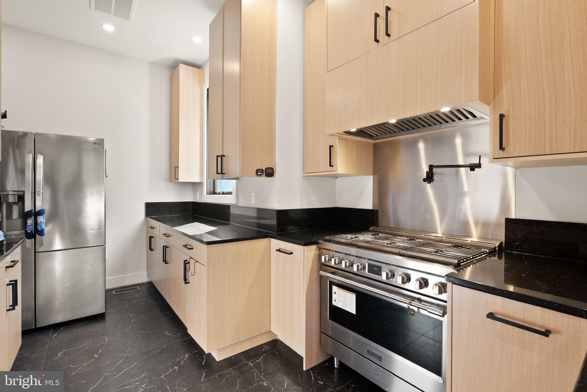 CENTREVILLE FARMS - Residential