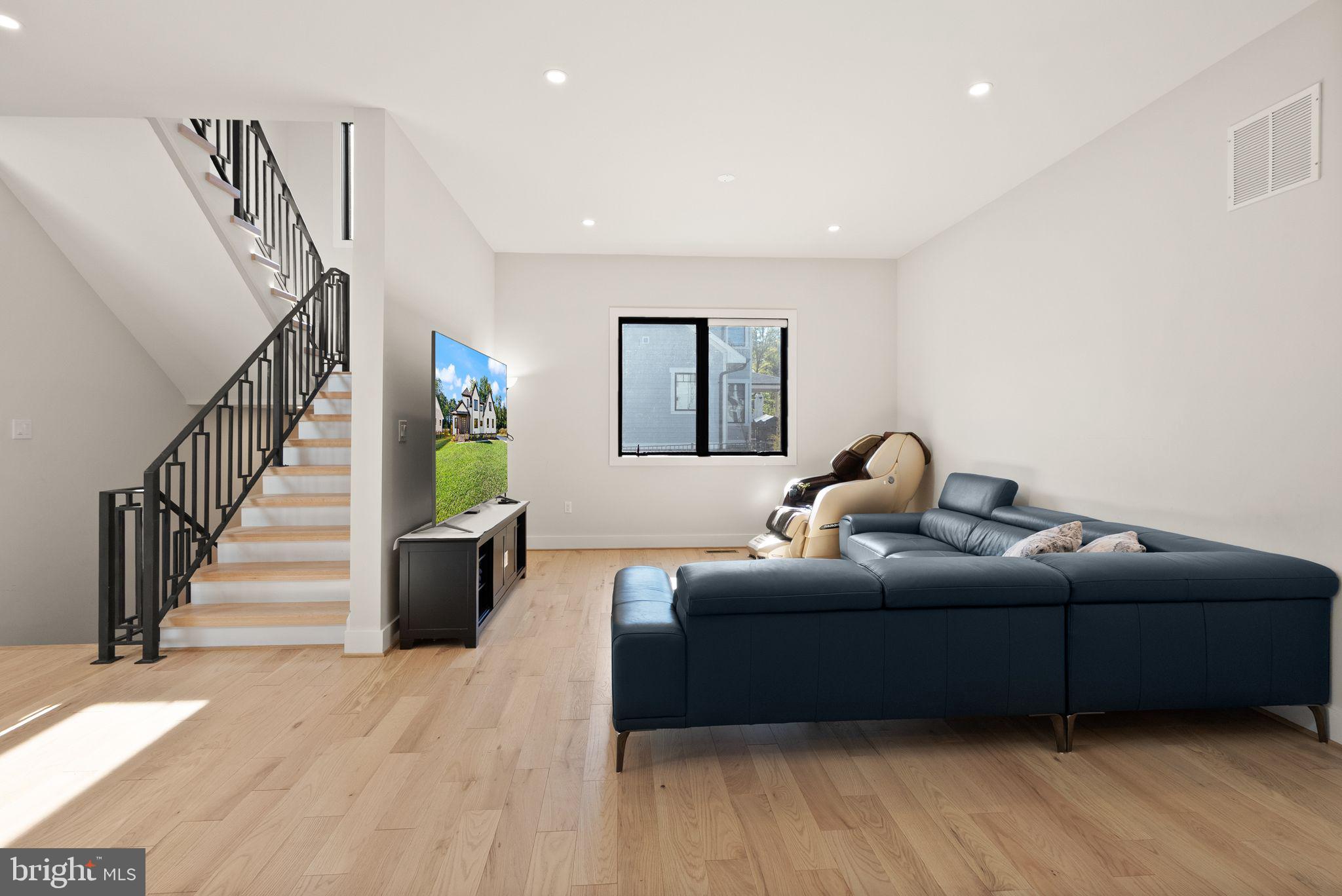 CENTREVILLE FARMS - Residential