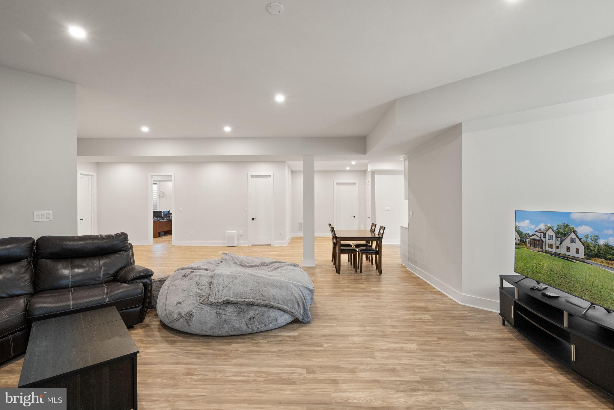 CENTREVILLE FARMS - Residential