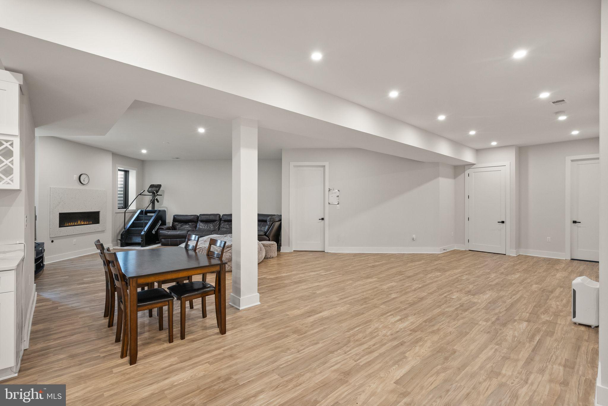 CENTREVILLE FARMS - Residential