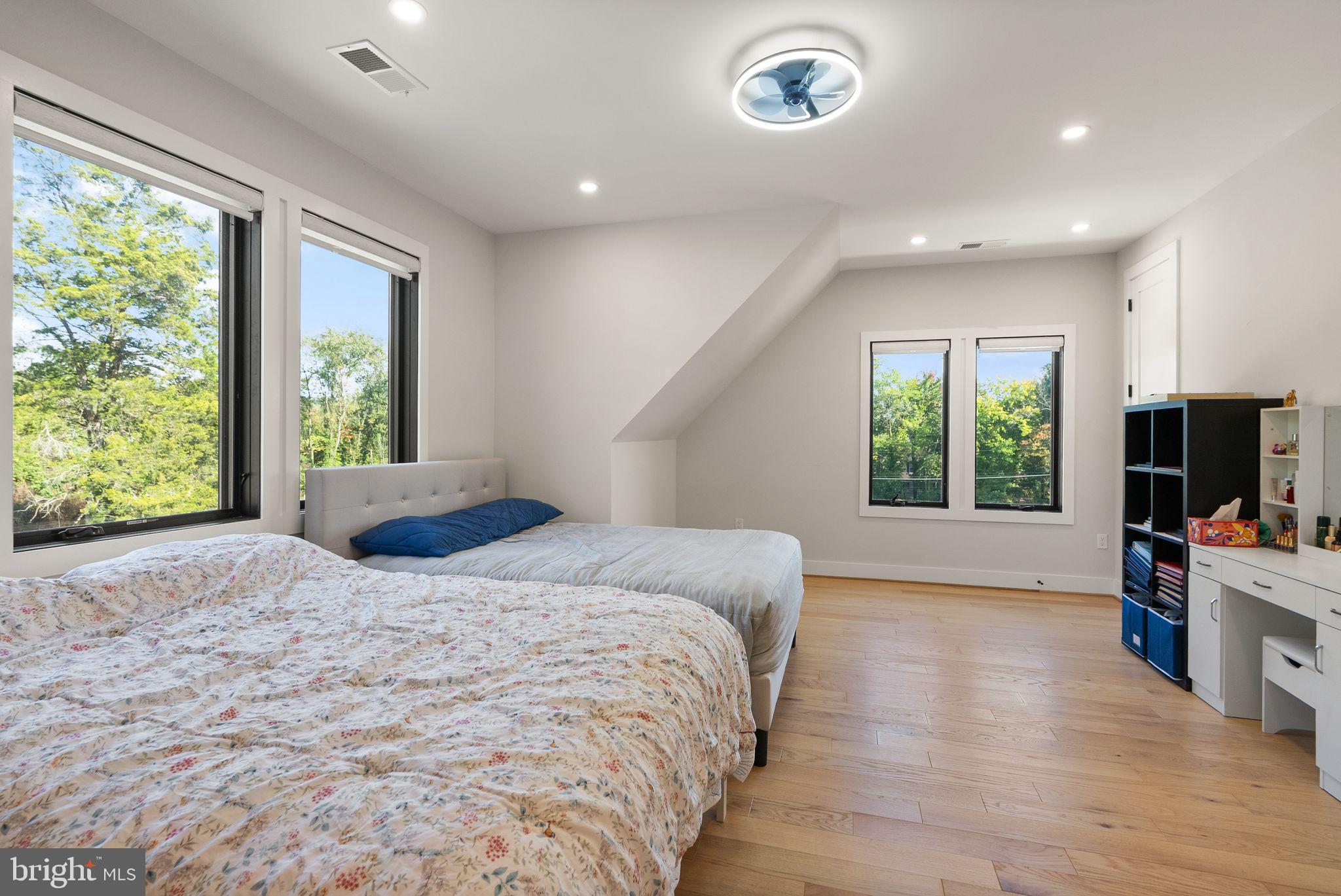 CENTREVILLE FARMS - Residential