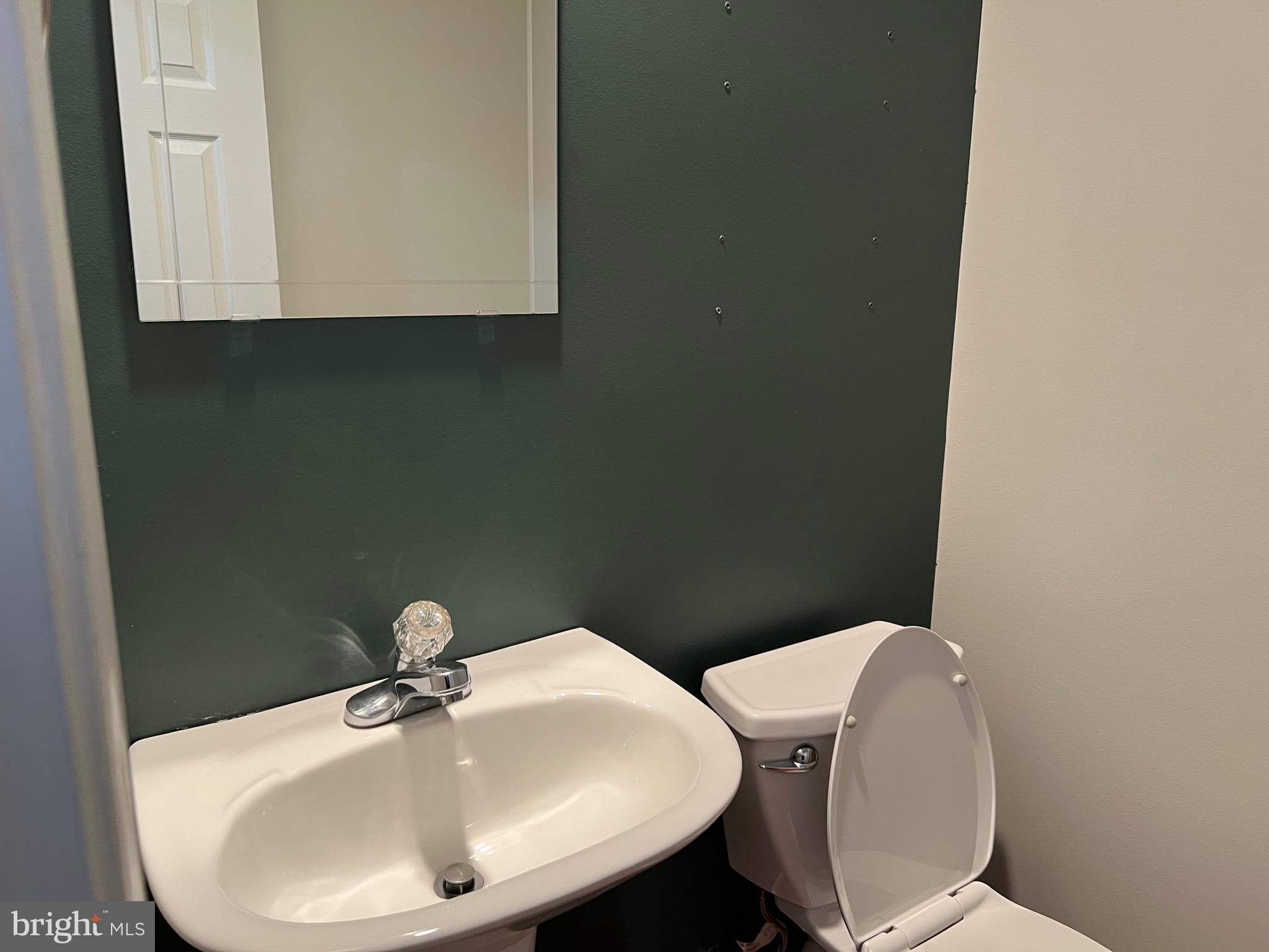 KINGSTOWNE - Residential Lease