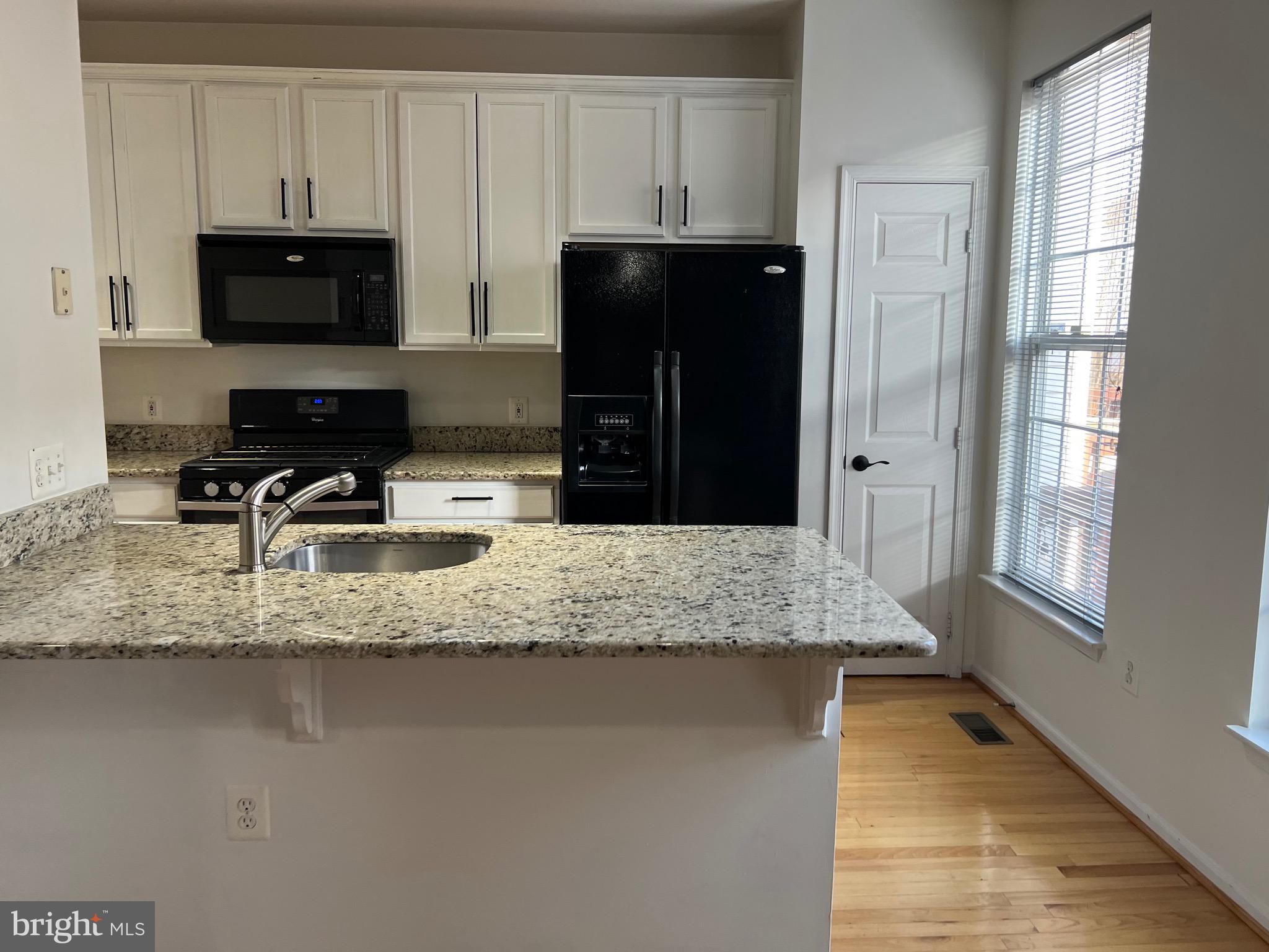 KINGSTOWNE - Residential Lease