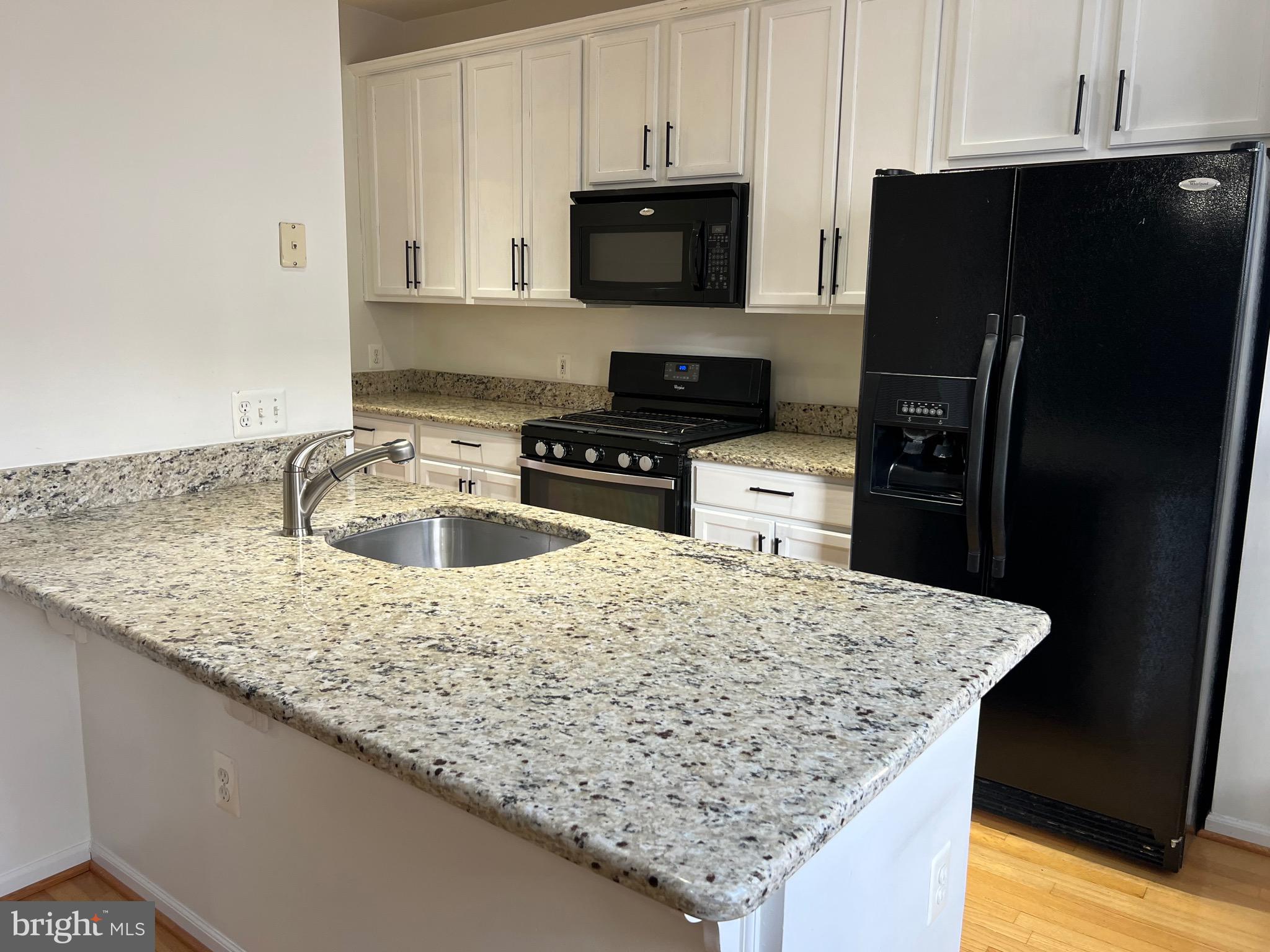 KINGSTOWNE - Residential Lease