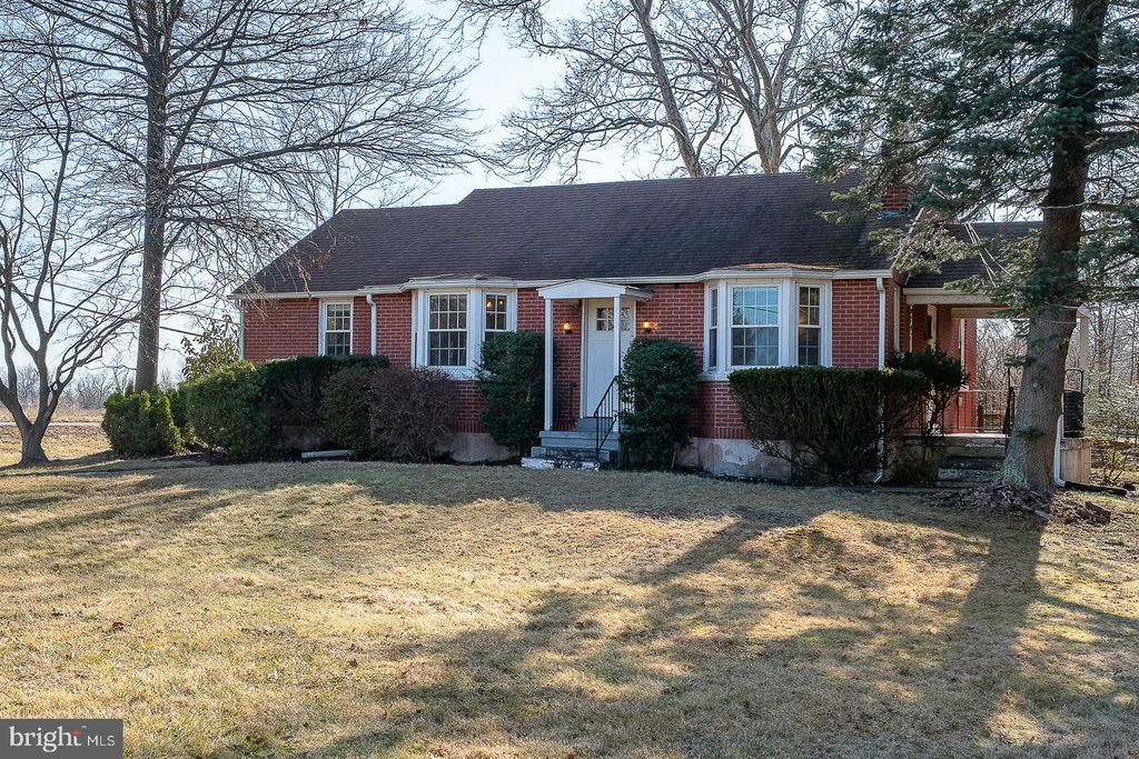 Photo of 86 E 3rd Avenue, TRAPPE, PA 19426 (MLS # PAMC2170140)