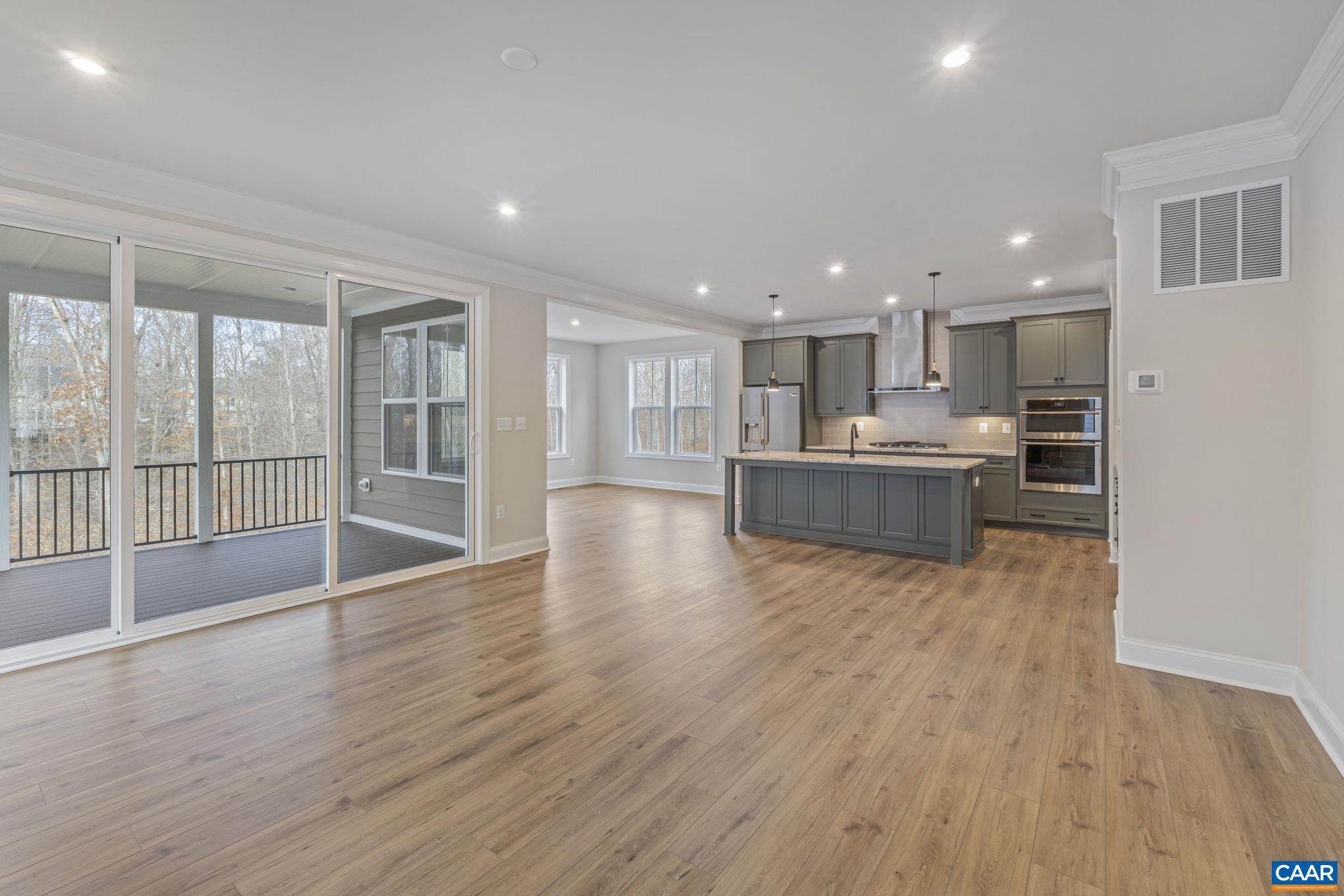 SPRING CREEK - Residential