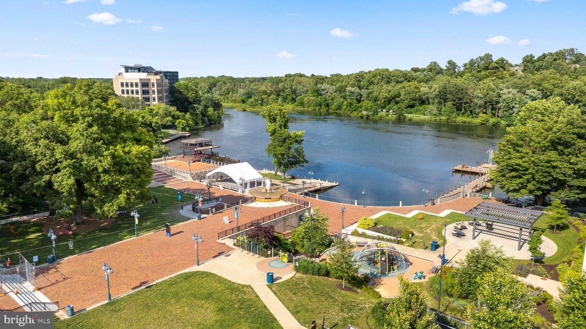 OWEN BROWN WOODS - Residential
