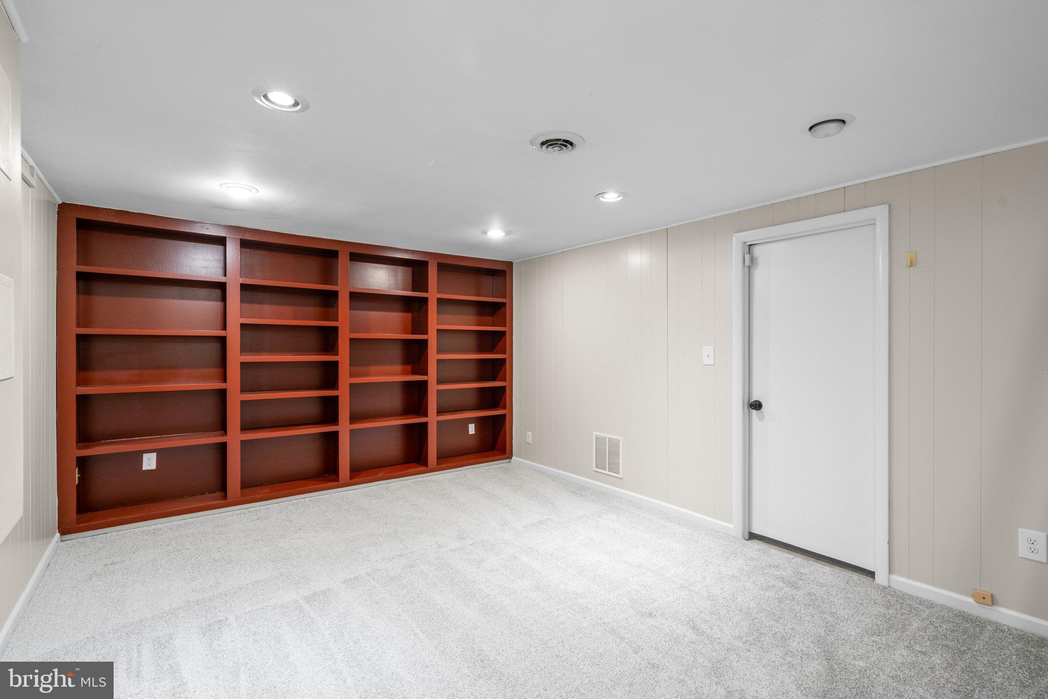 OWEN BROWN WOODS - Residential