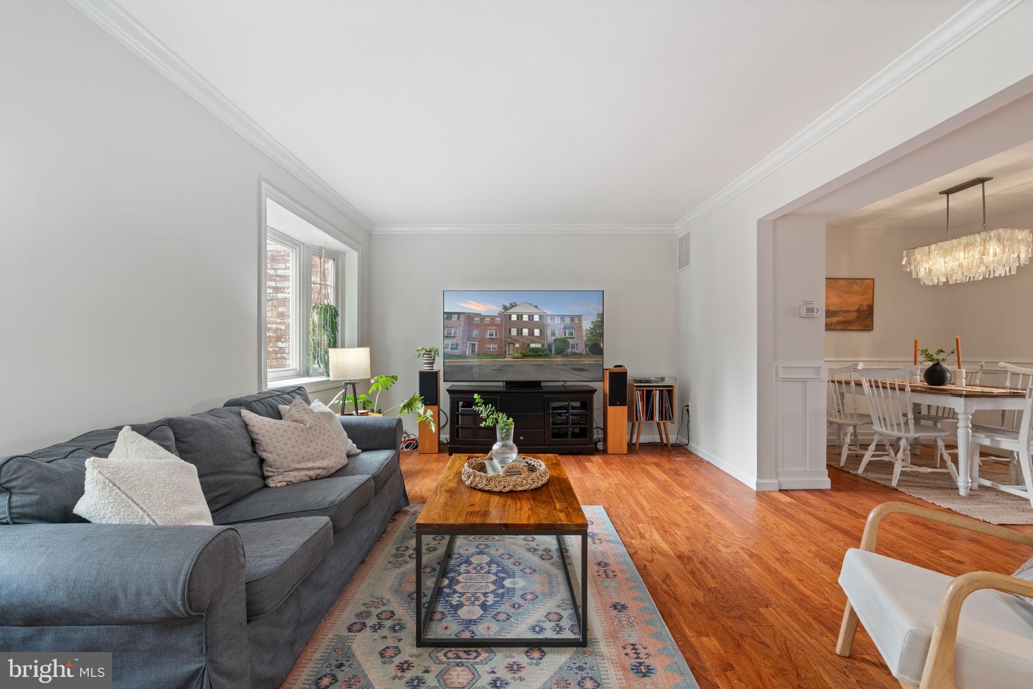 8133 LARKIN LANE