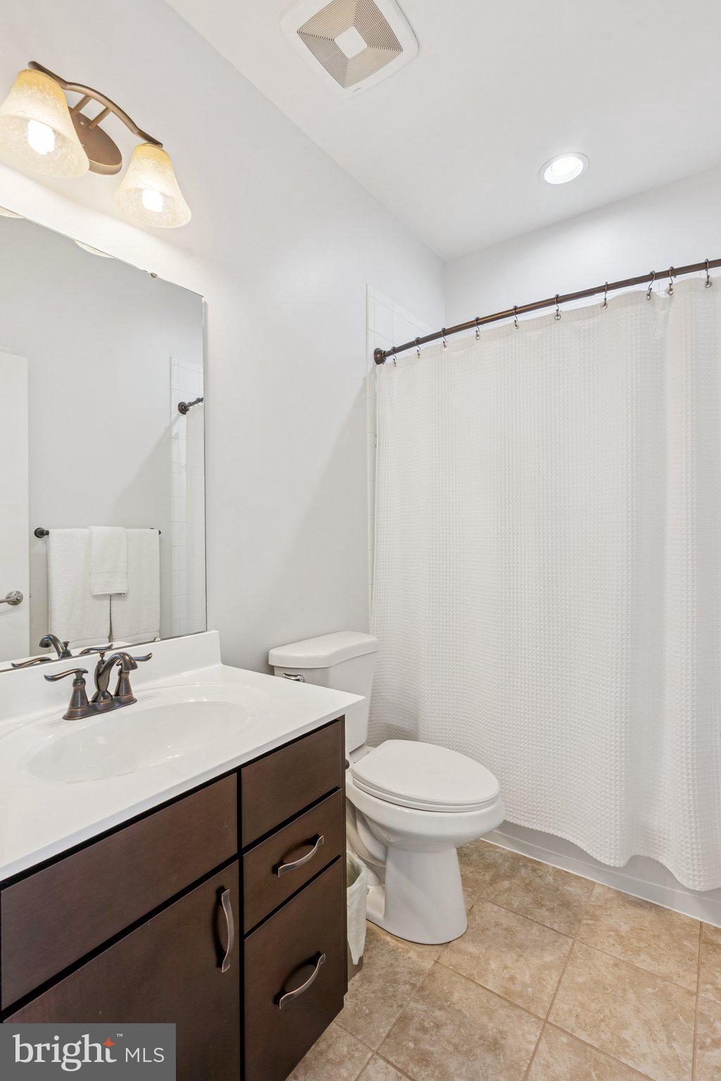 O'DONNELL SQUARE - Residential Lease