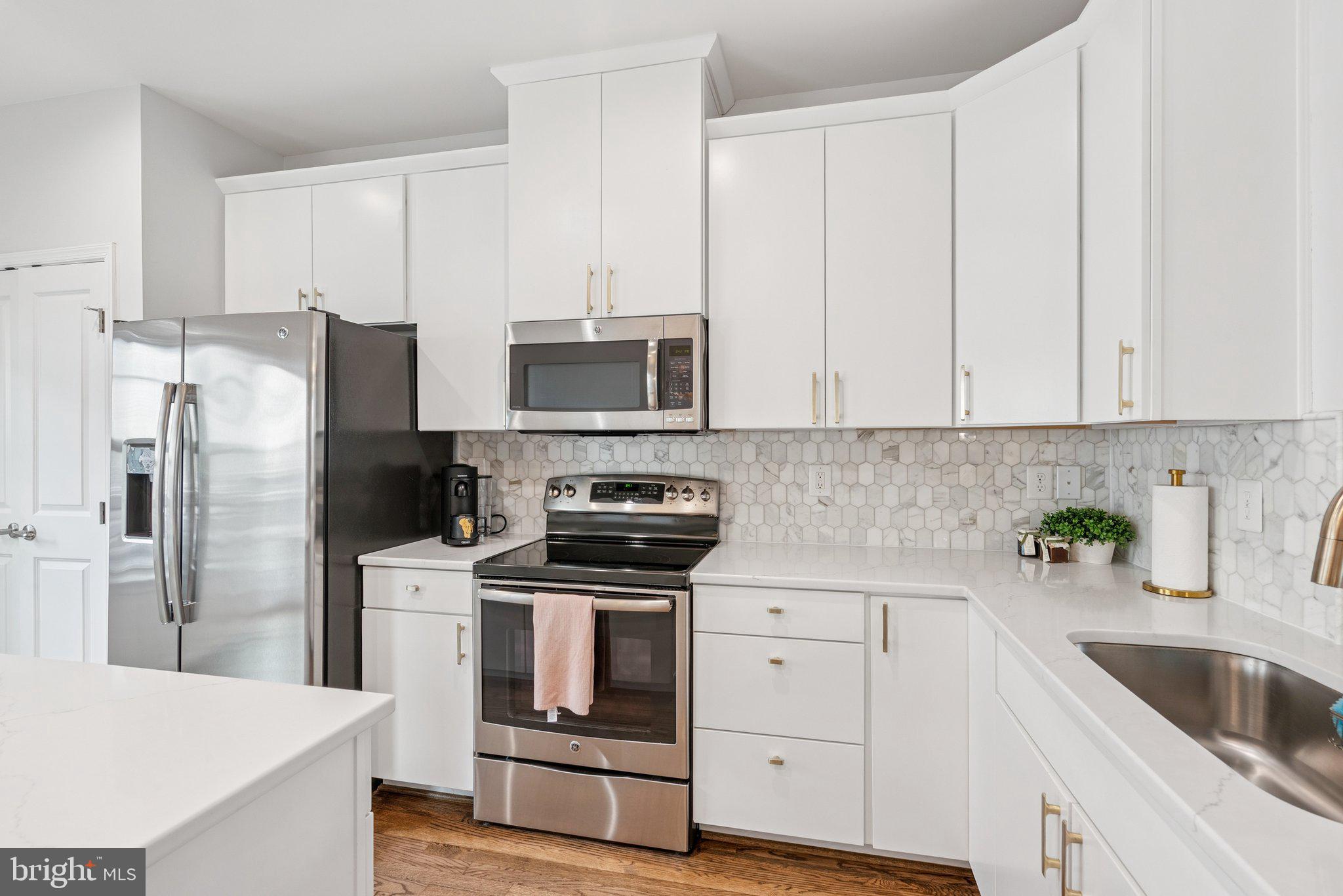 O'DONNELL SQUARE - Residential Lease