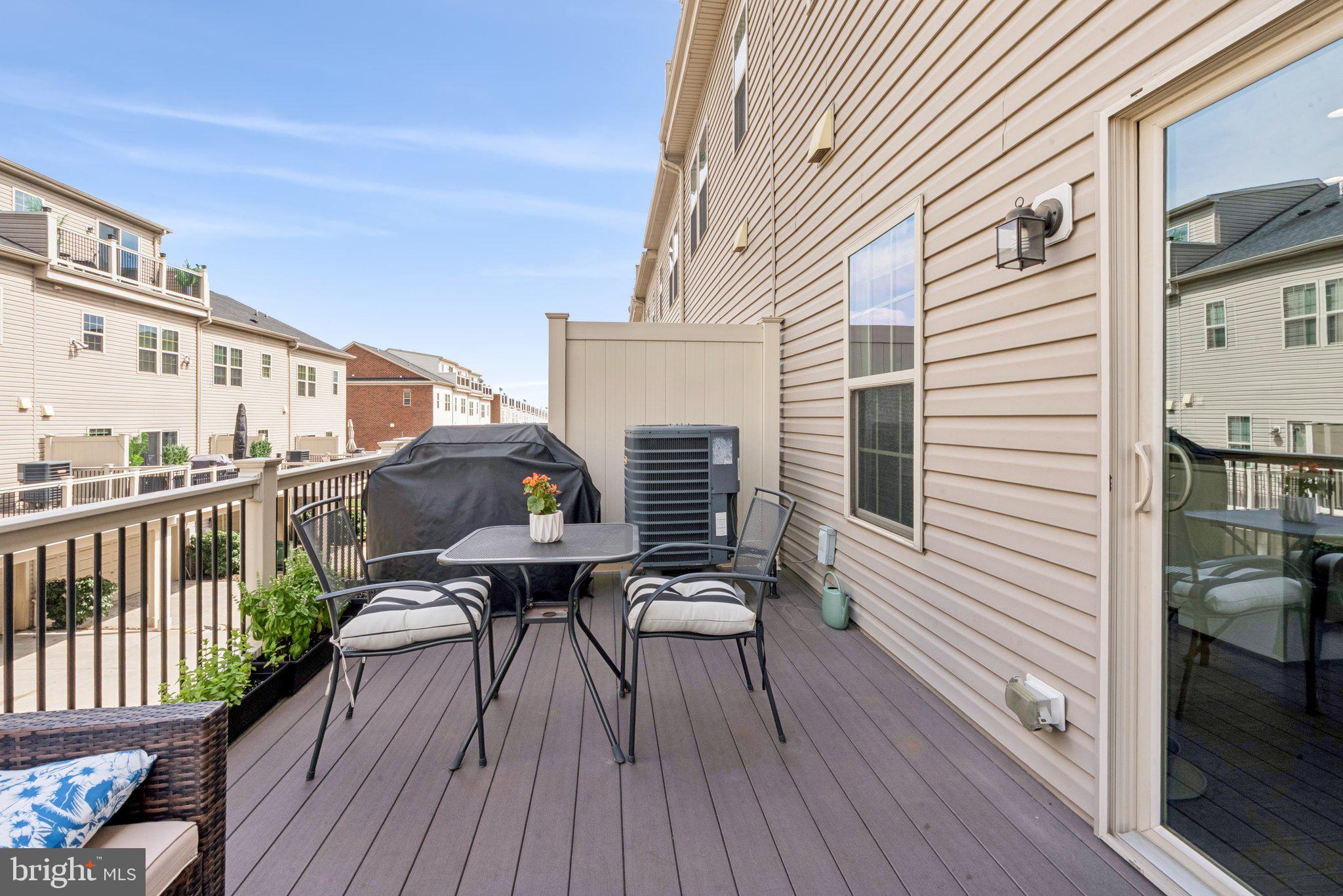 O'DONNELL SQUARE - Residential Lease