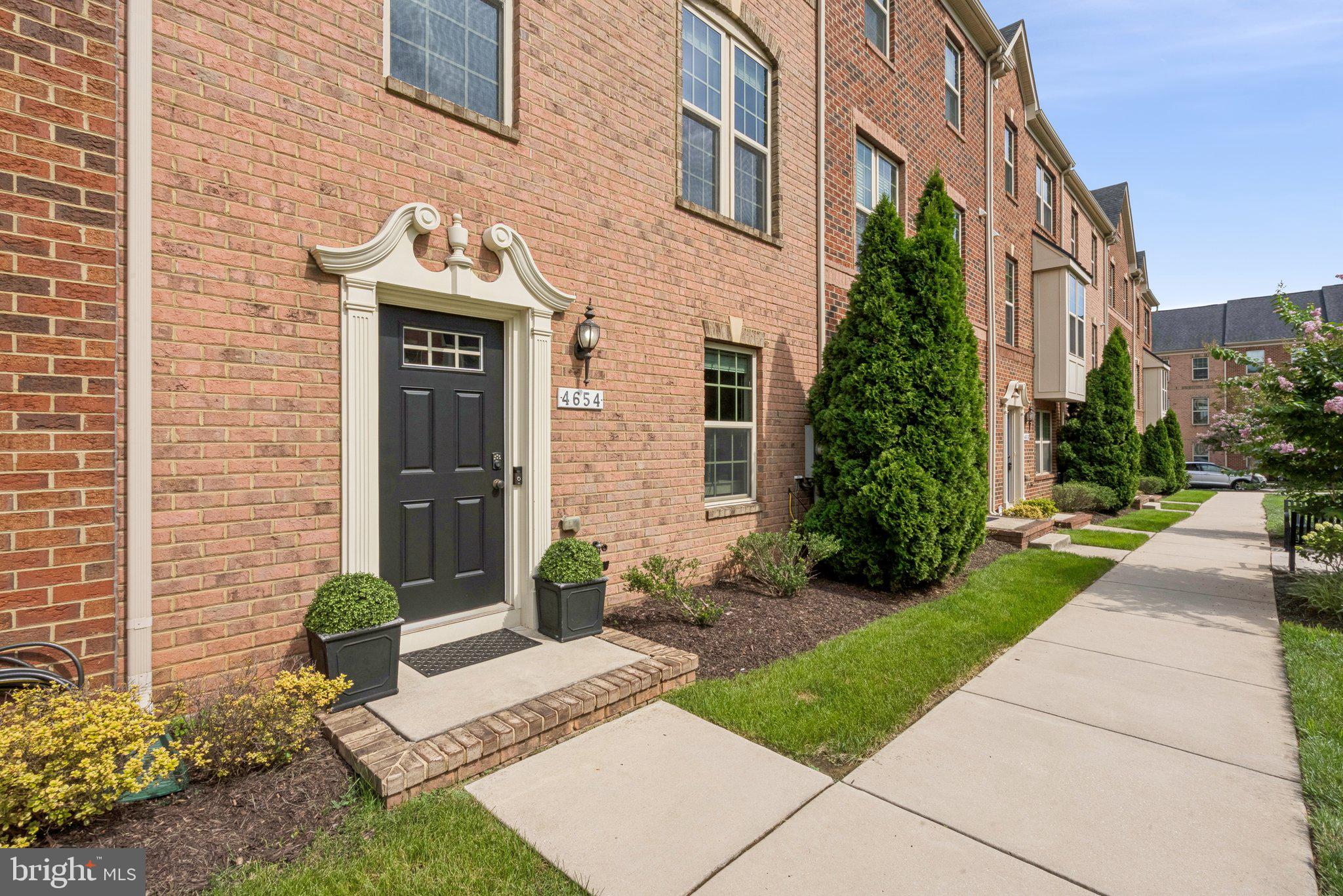 O'DONNELL SQUARE - Residential Lease