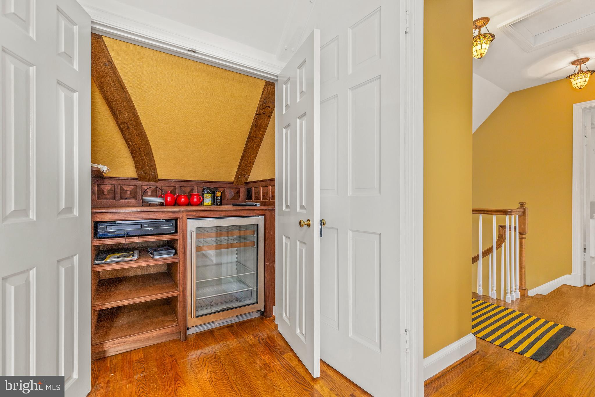 VILLAGE HAMLET - Residential