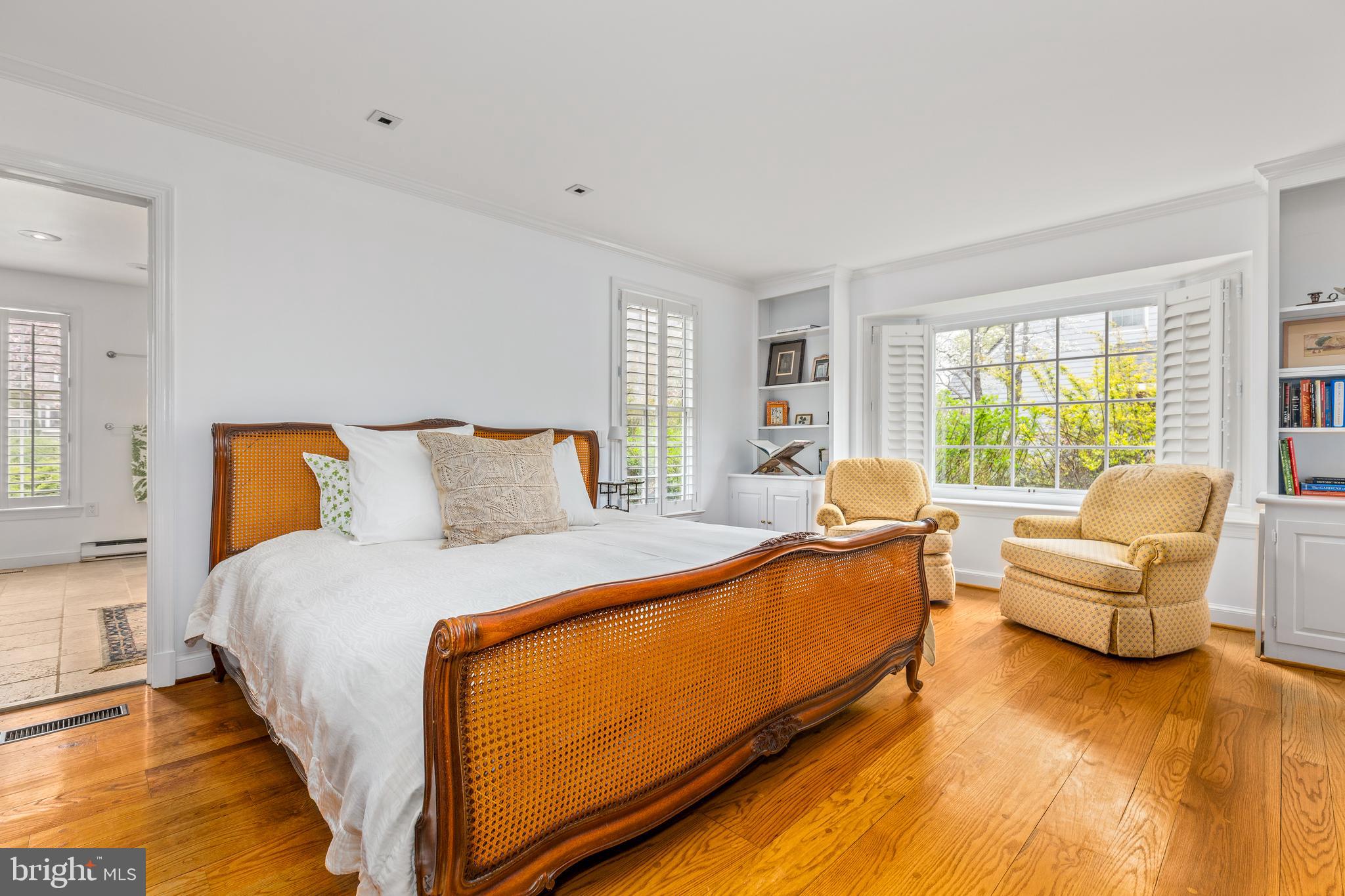 VILLAGE HAMLET - Residential