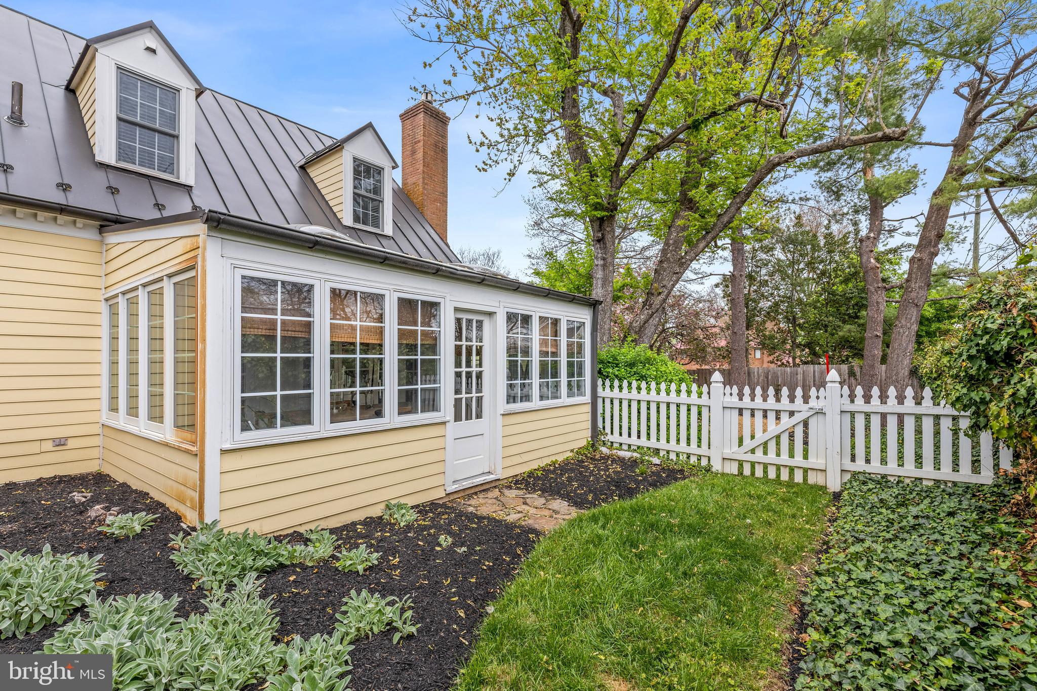 VILLAGE HAMLET - Residential