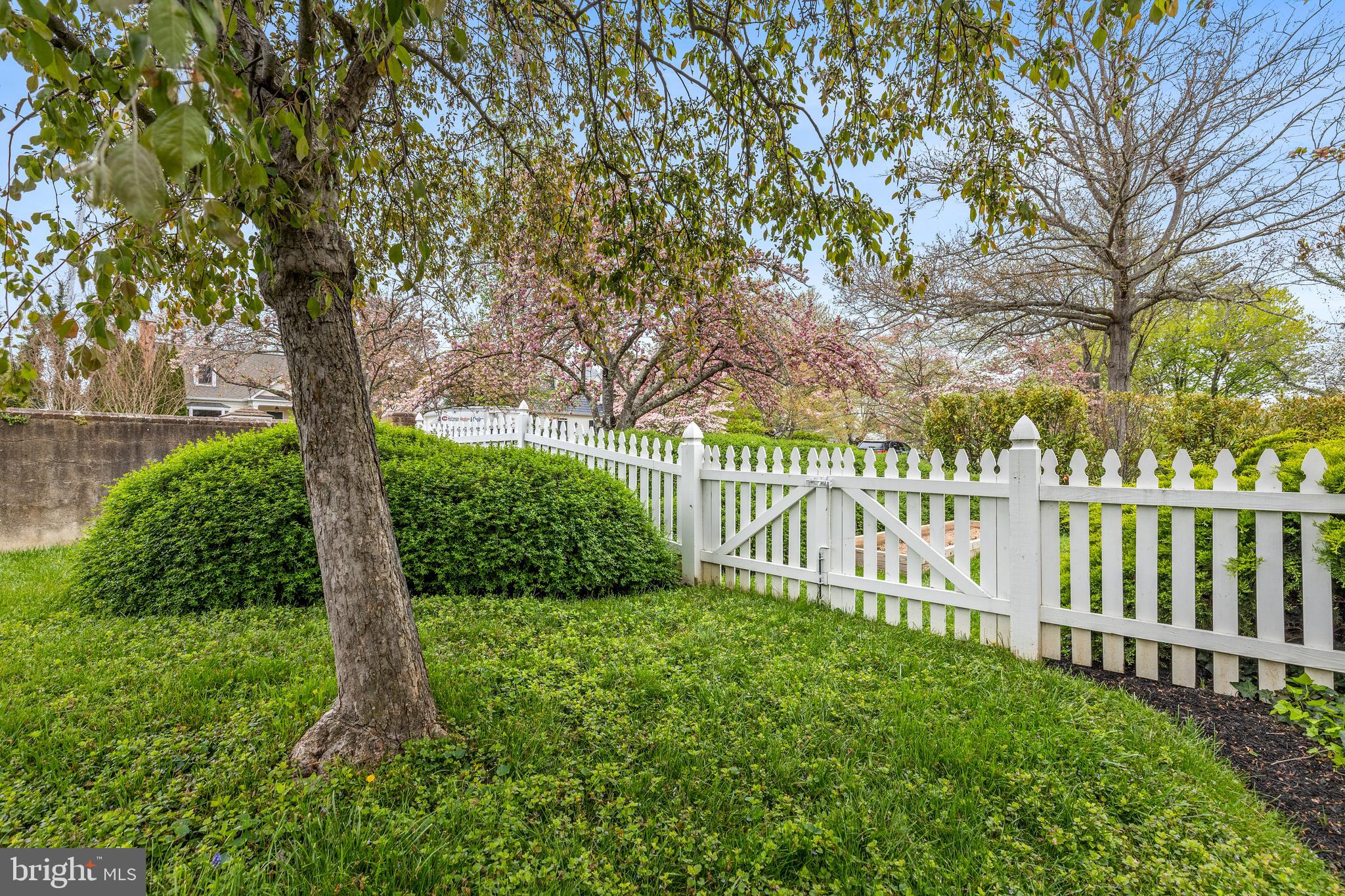 VILLAGE HAMLET - Residential