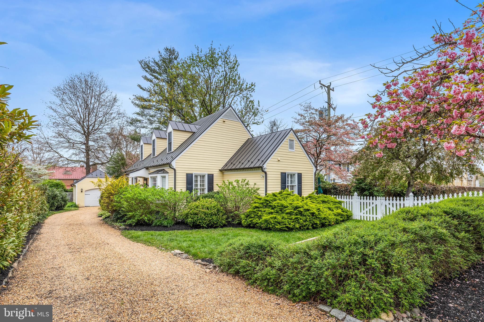 VILLAGE HAMLET - Residential