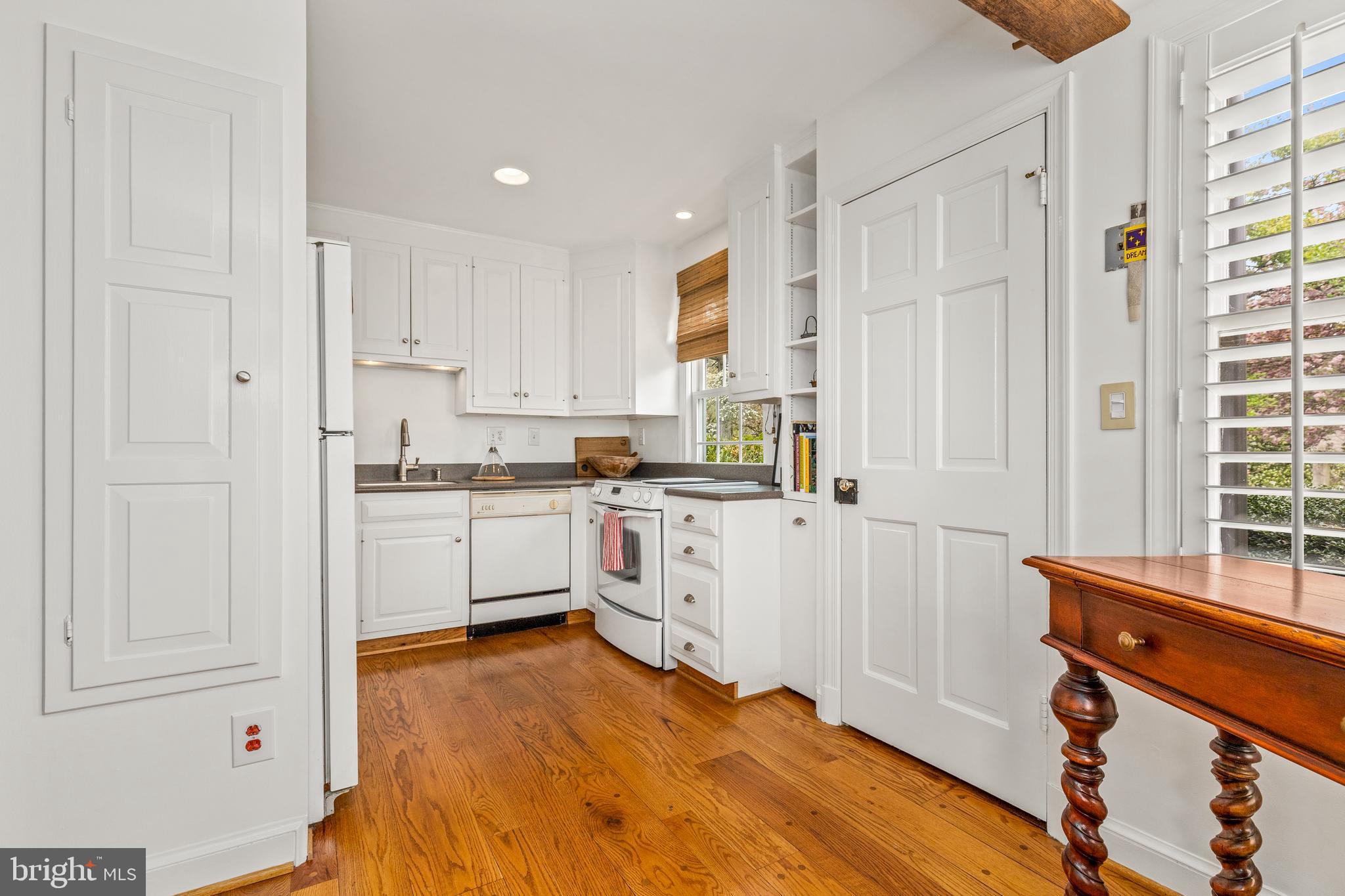 VILLAGE HAMLET - Residential