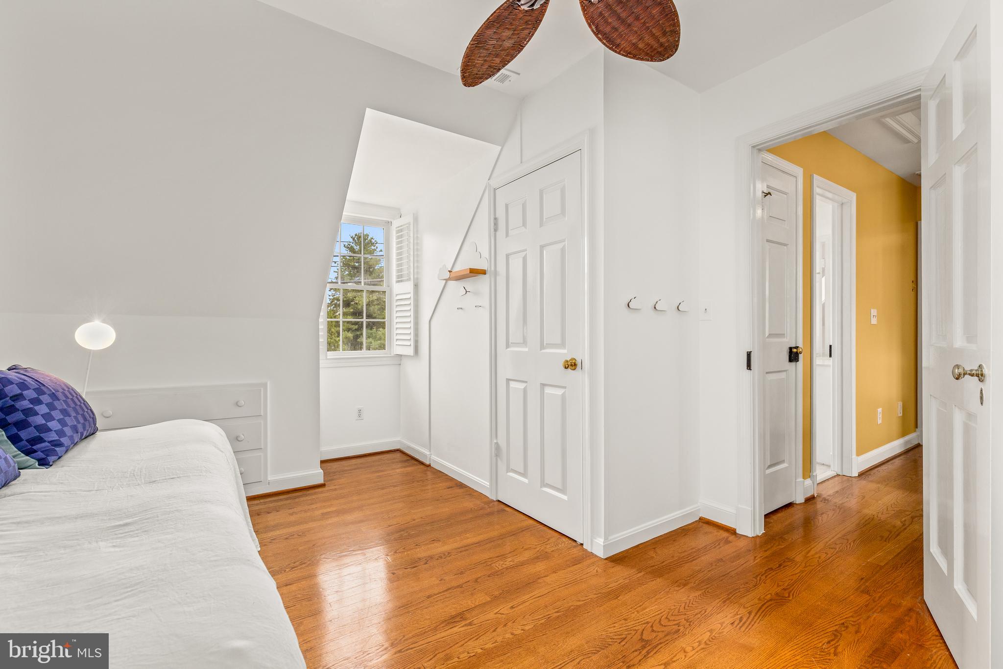 VILLAGE HAMLET - Residential