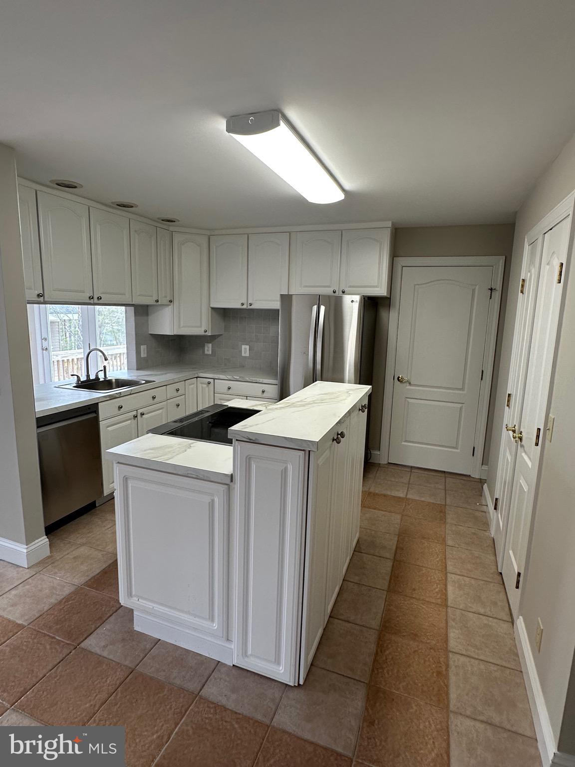 BLUE RIDGE SHORES - Residential