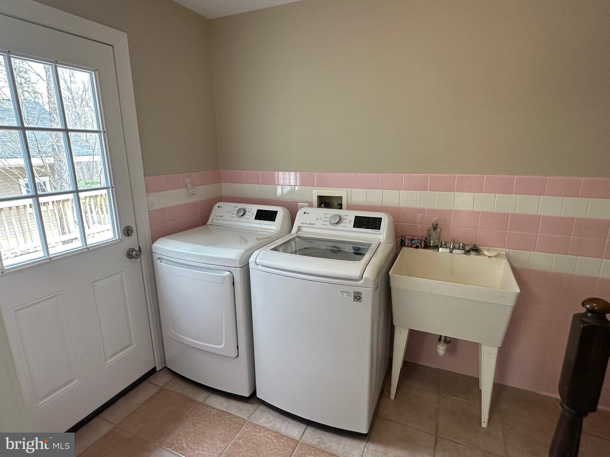 BLUE RIDGE SHORES - Residential