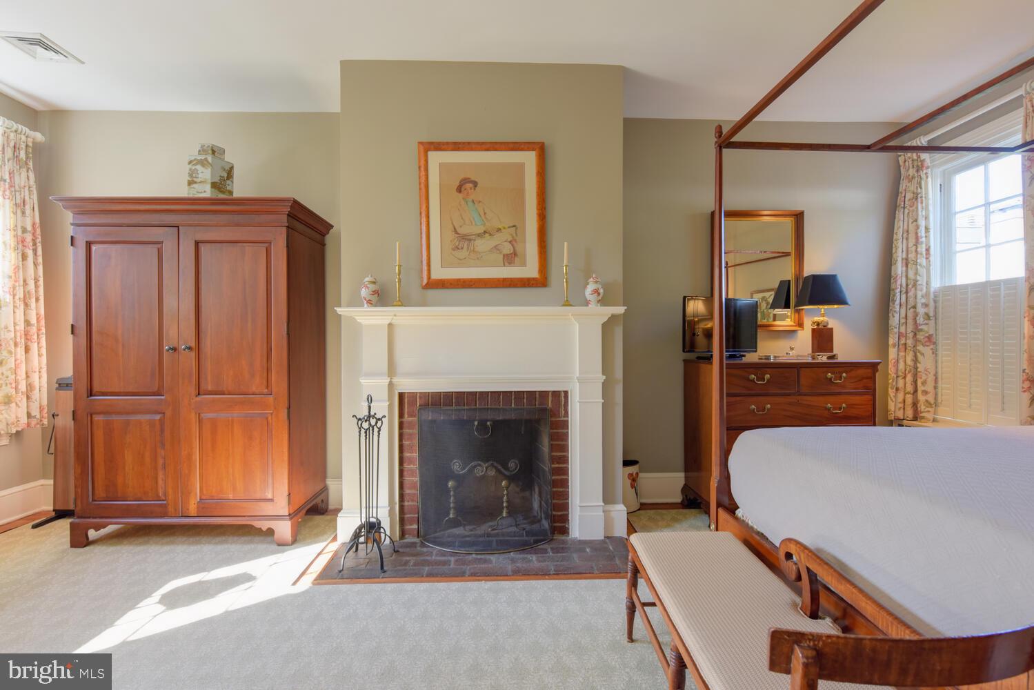 OLD TOWN ALEXANDRIA - Residential