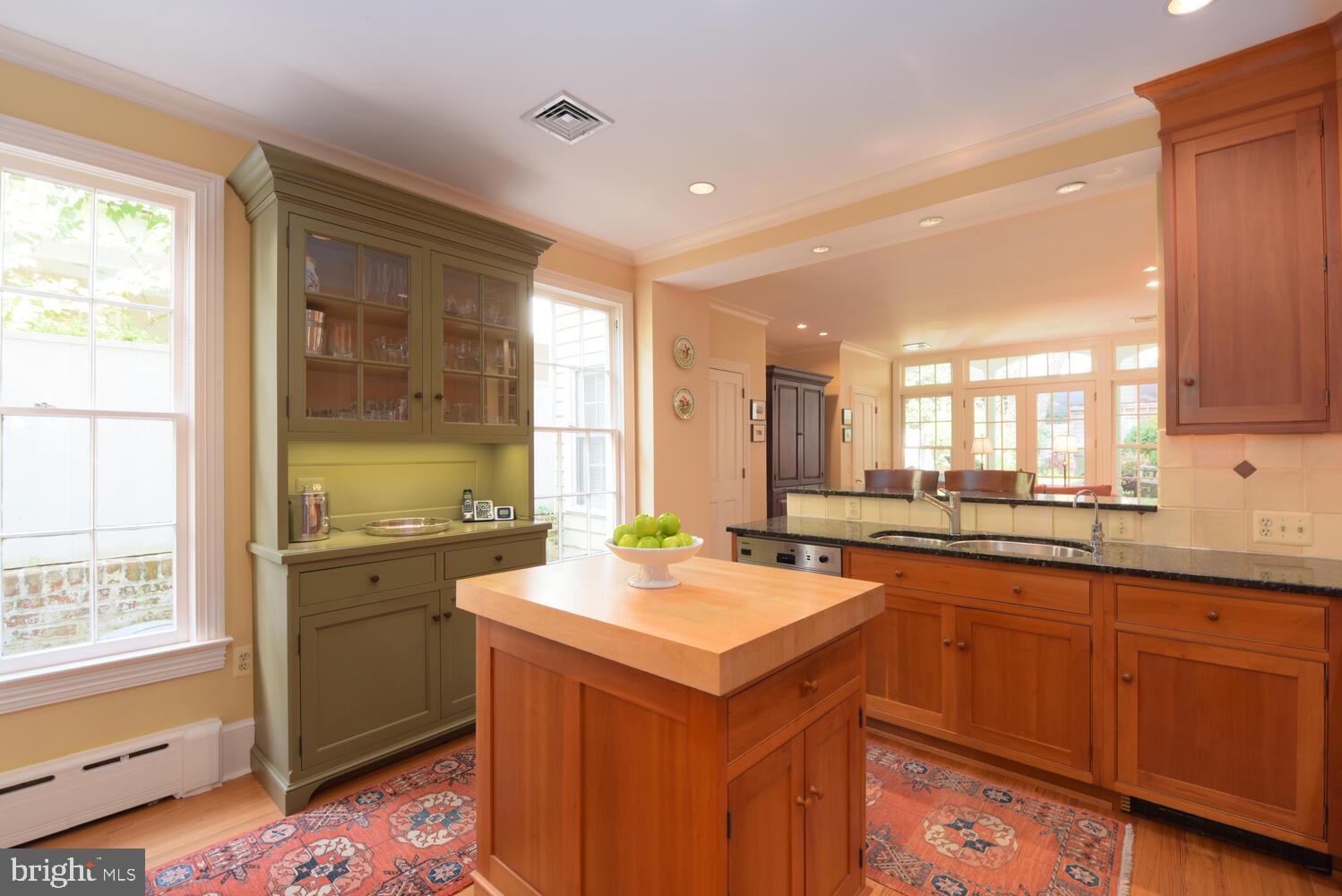 OLD TOWN ALEXANDRIA - Residential