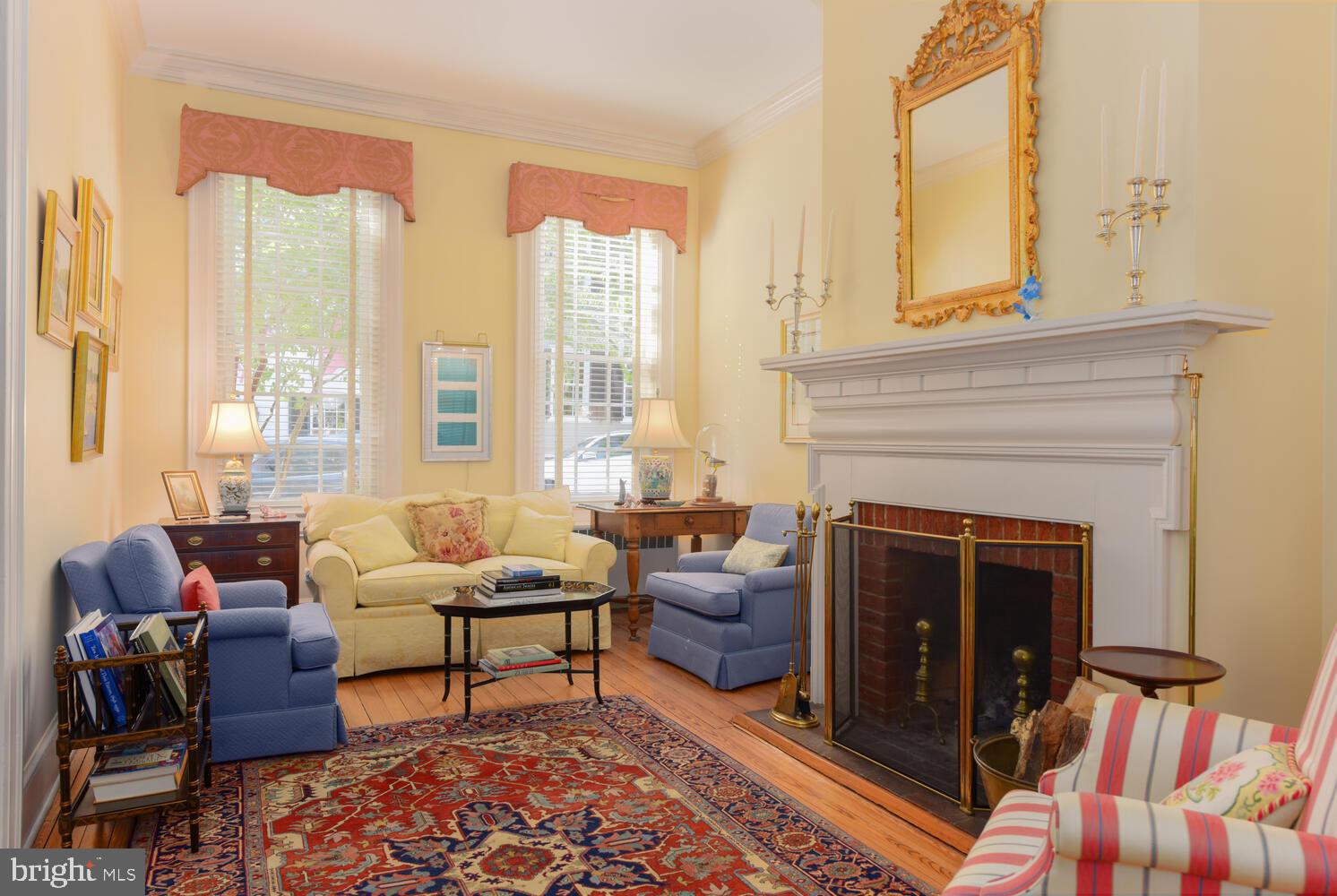 OLD TOWN ALEXANDRIA - Residential