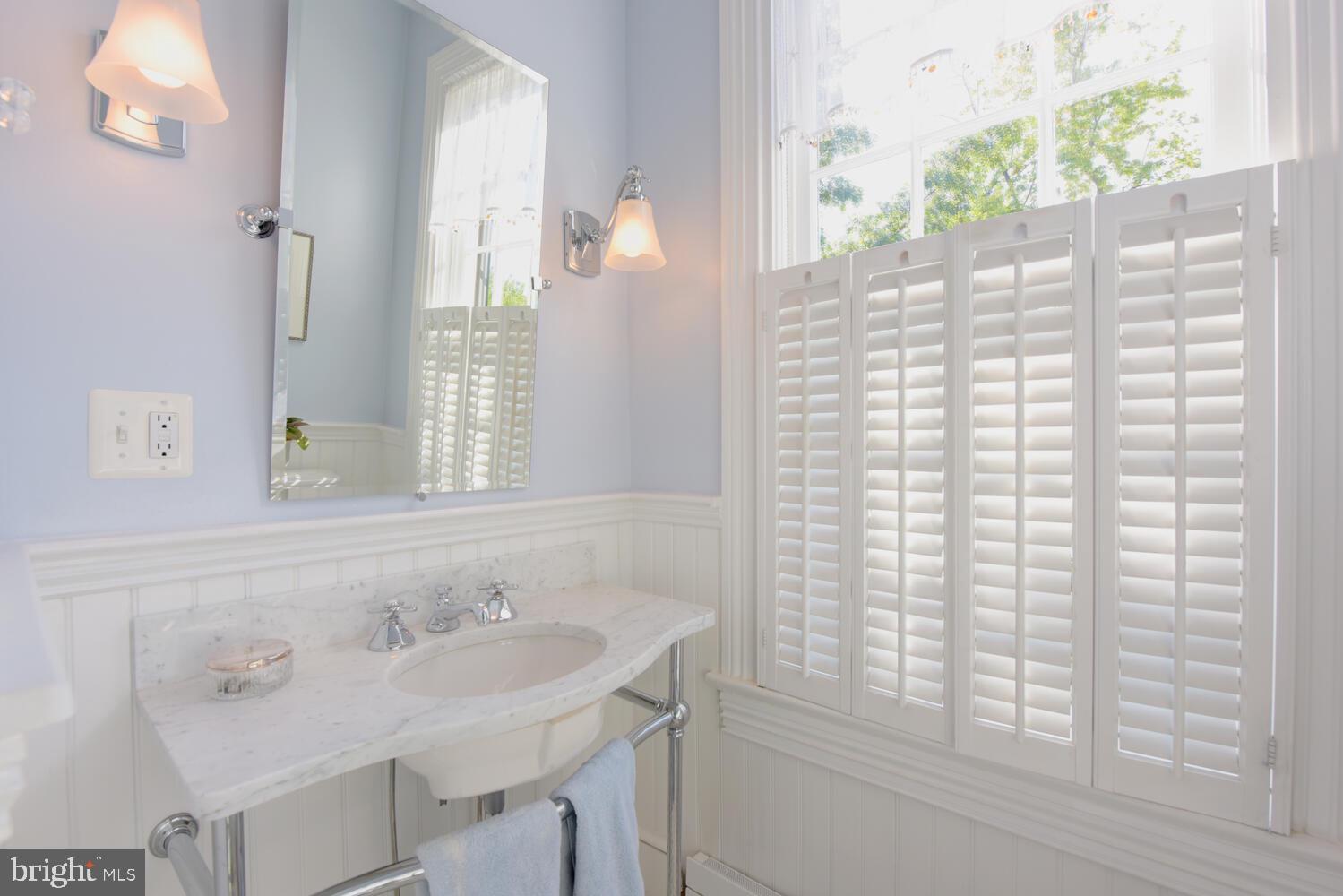 OLD TOWN ALEXANDRIA - Residential