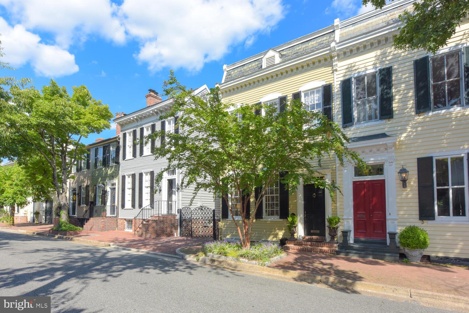 OLD TOWN ALEXANDRIA - Residential
