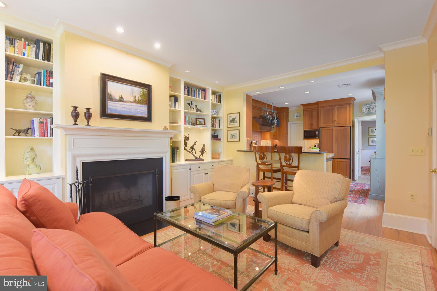 OLD TOWN ALEXANDRIA - Residential