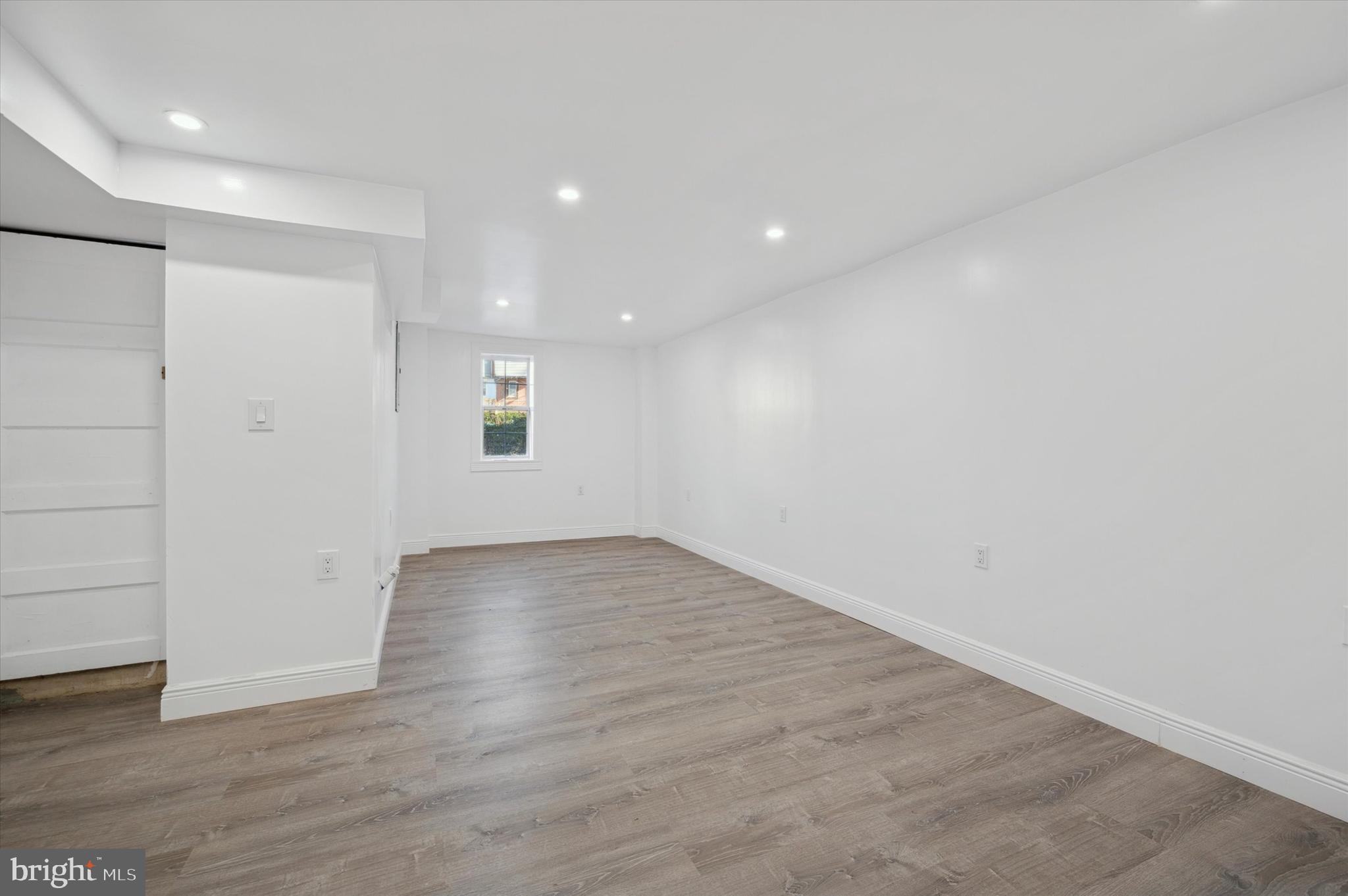 WEST OAK LANE - Residential