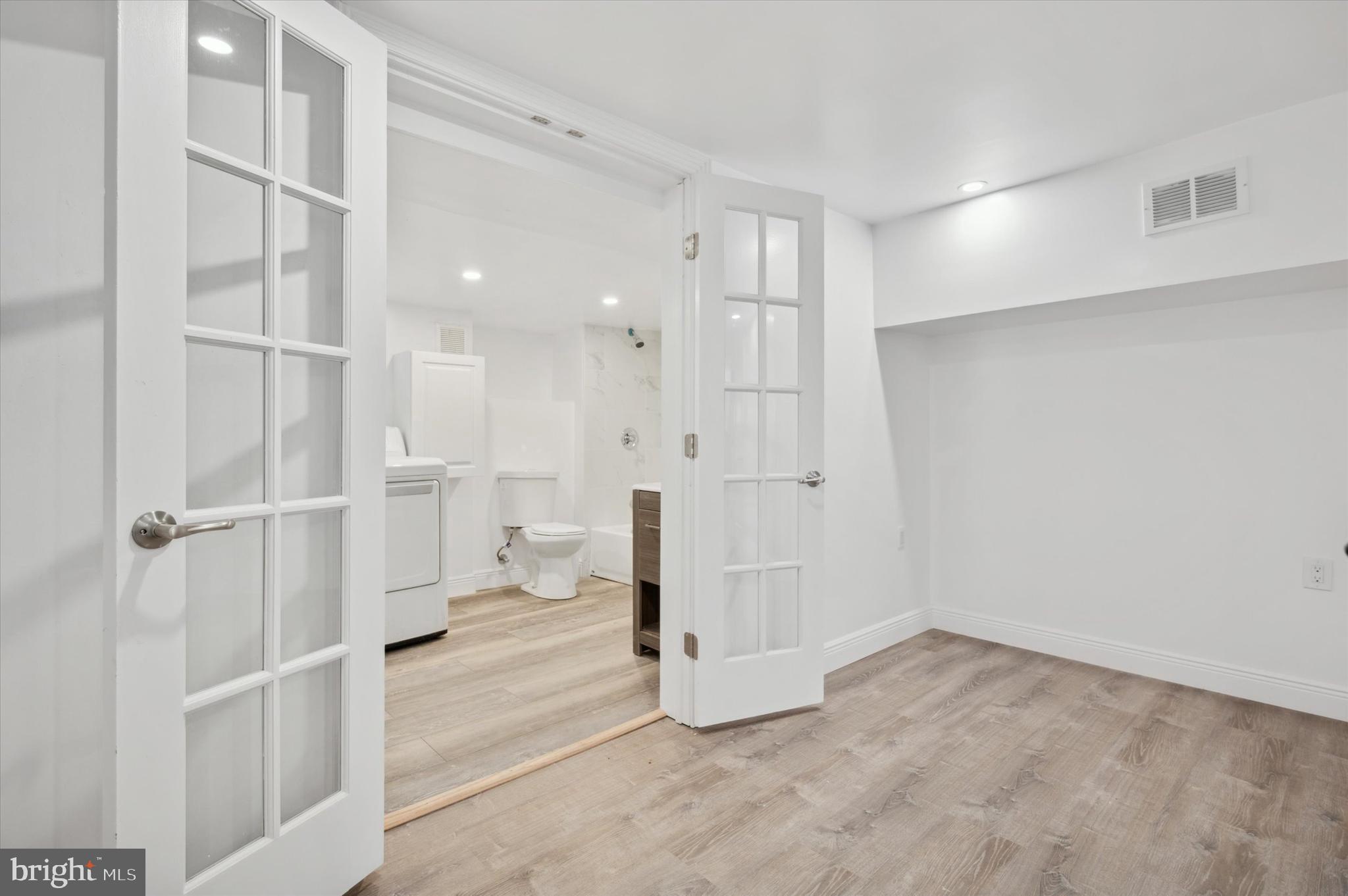 WEST OAK LANE - Residential