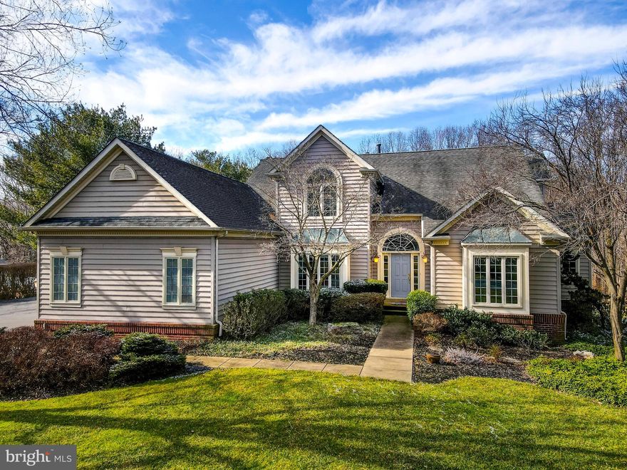 ***Don't miss the attached Virtual Tour w/floor plan, and self-guided 3D Tour. These tours will allow  you to take your time walking through this wonderful home, seeing everything it has to offer. Enjoy your walk!***                                           
Come see this beautiful, bright and sunny, meticulously maintained open floor plan colonial, located on 1.14  picturesque acres in the stunning neighborhood of Gaither Hunt.  This home's most notable highlights include a generously sized 1st floor primary bedroom suite with a luxurious en-suite bath, tranquil sitting room, and deep walk-in closet, a brilliant center island gourmet kitchen, a sunlit morning room, a splendid 2-story family room with gas fireplace, a spectacular fully finished basement suite with its own kitchen and laundry, gleaming main level hardwood floors, 9 foot high ceilings throughout, an attached oversized 3 car garage and a fabulous gated in-ground heated pool and patio.  And that's not all!  You'll see a 2 story family room overlook, a breakfast bar with room for 5, a maintenance free deck, a very attractive landscape, double wall ovens and stainless steel appliances, and an ample sized light-filled private office.  An entertainers delight, you'll thoroughly enjoy special times with friends and family.  And it's a wonderful place to relax after an active day.  Come make this wonderful home your retreat!