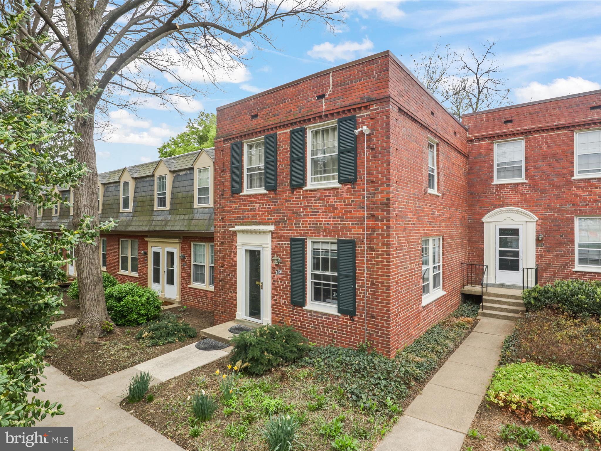 ARLINGTON VILLAGE - Residential Lease