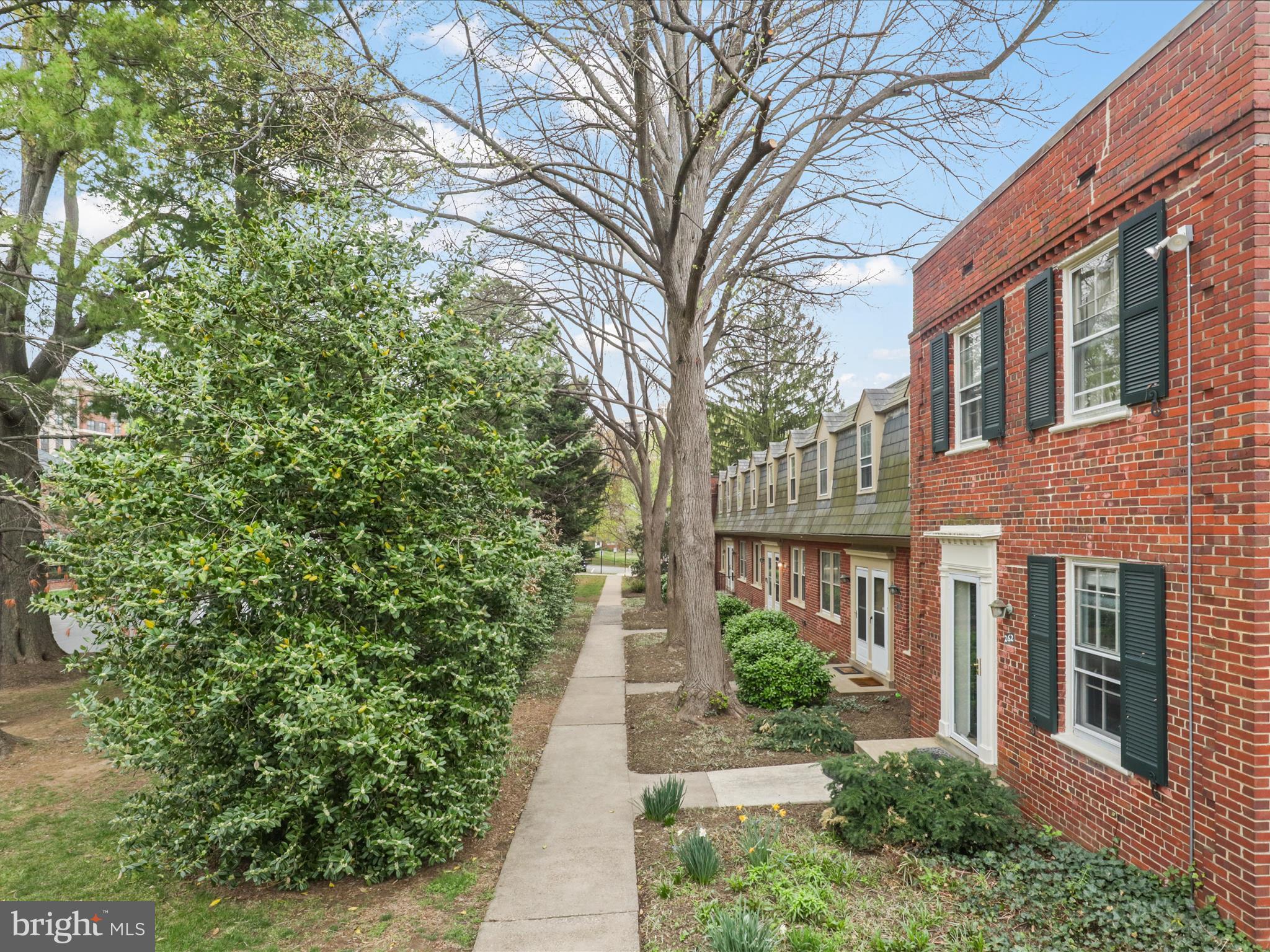 ARLINGTON VILLAGE - Residential Lease