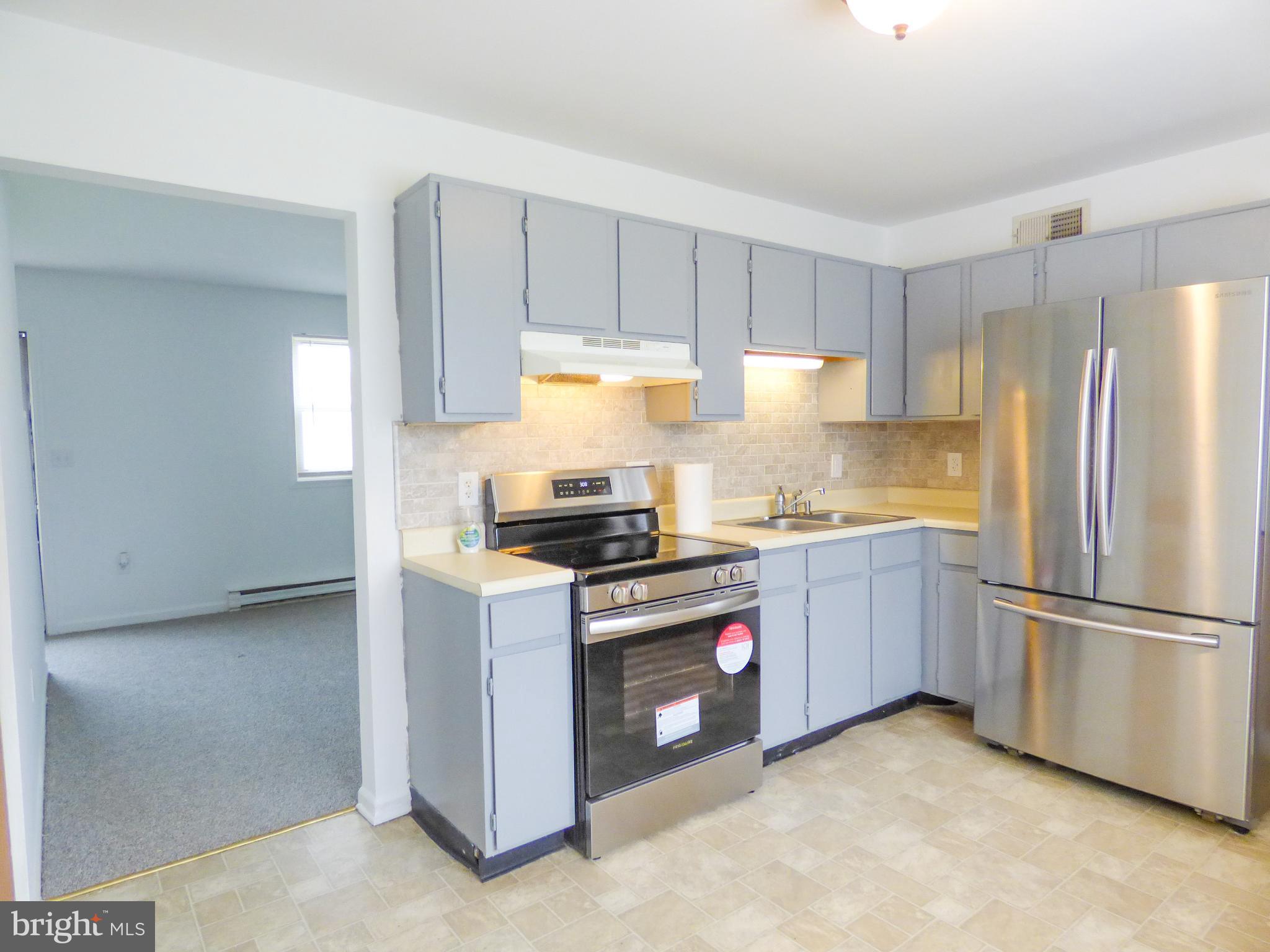 PINEVIEW CONDOS - Residential