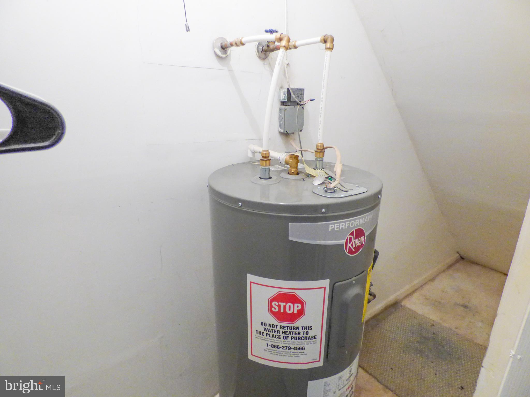 PINEVIEW CONDOS - Residential