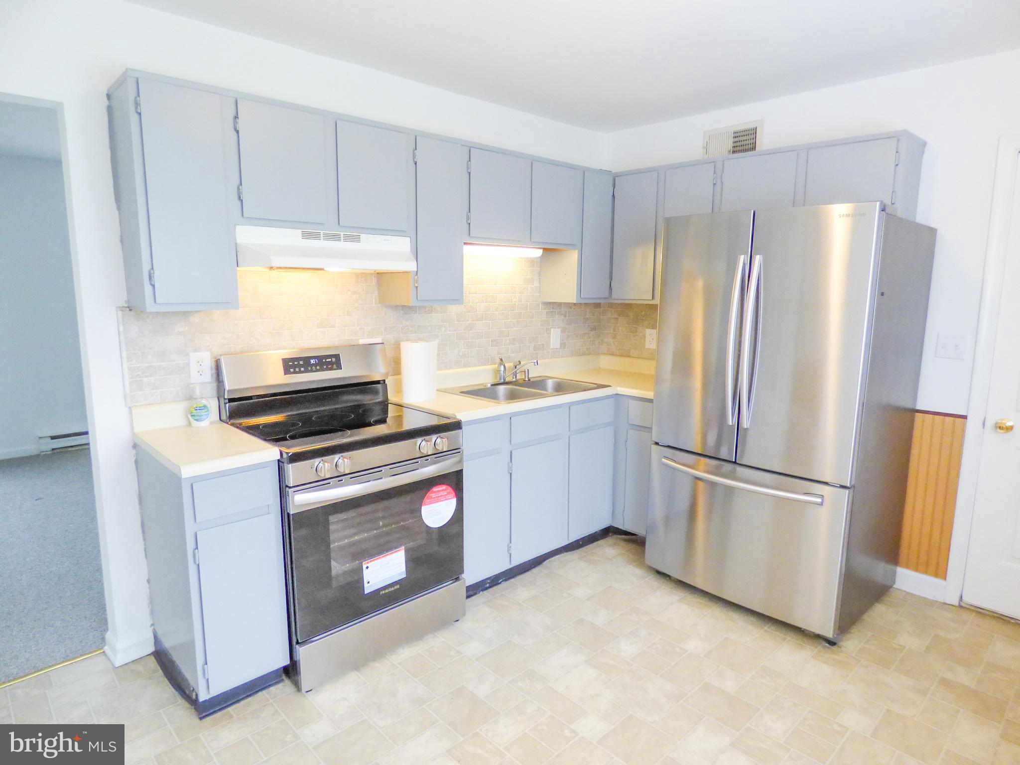 PINEVIEW CONDOS - Residential