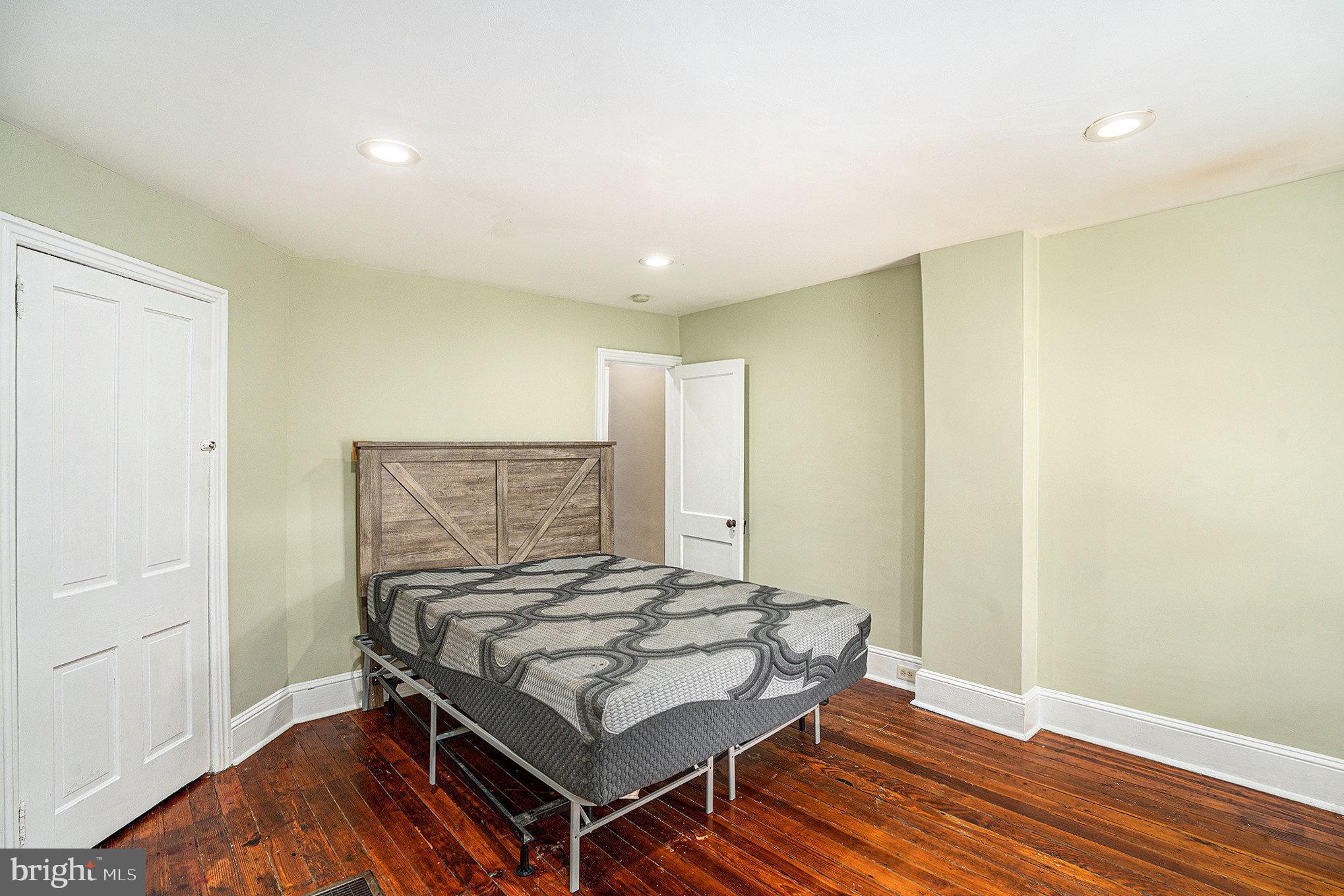 GERMANTOWN - Residential