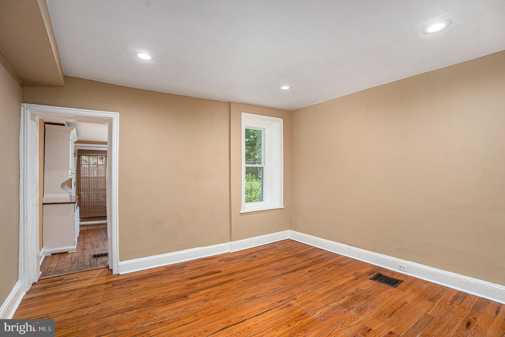 GERMANTOWN - Residential