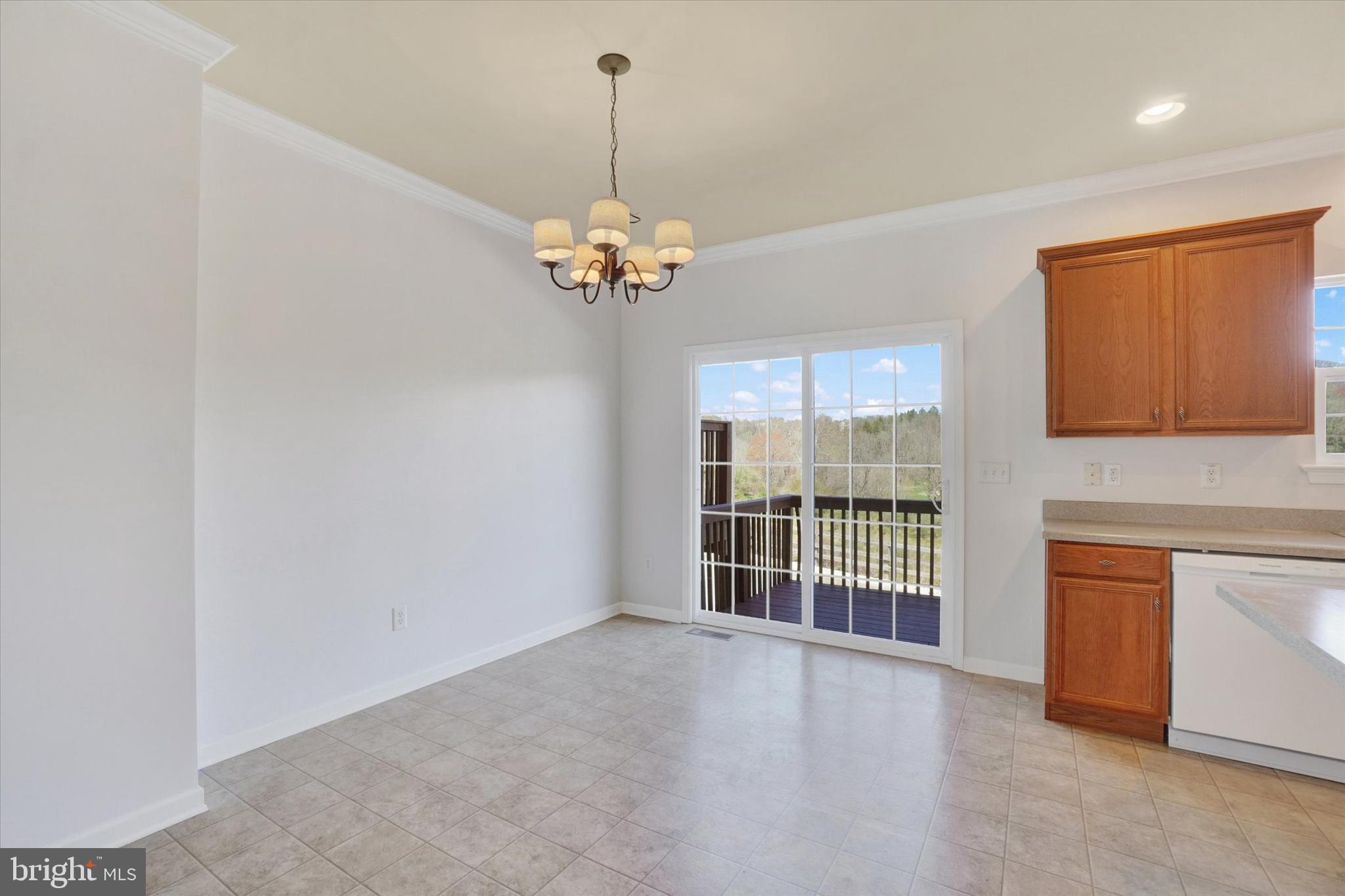 HUNT CLUB CONDOS - Residential