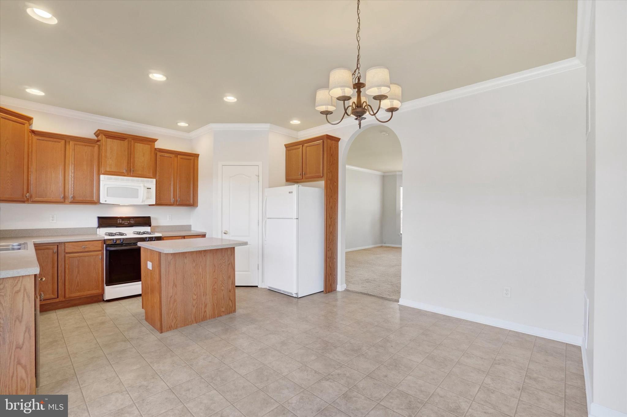 HUNT CLUB CONDOS - Residential