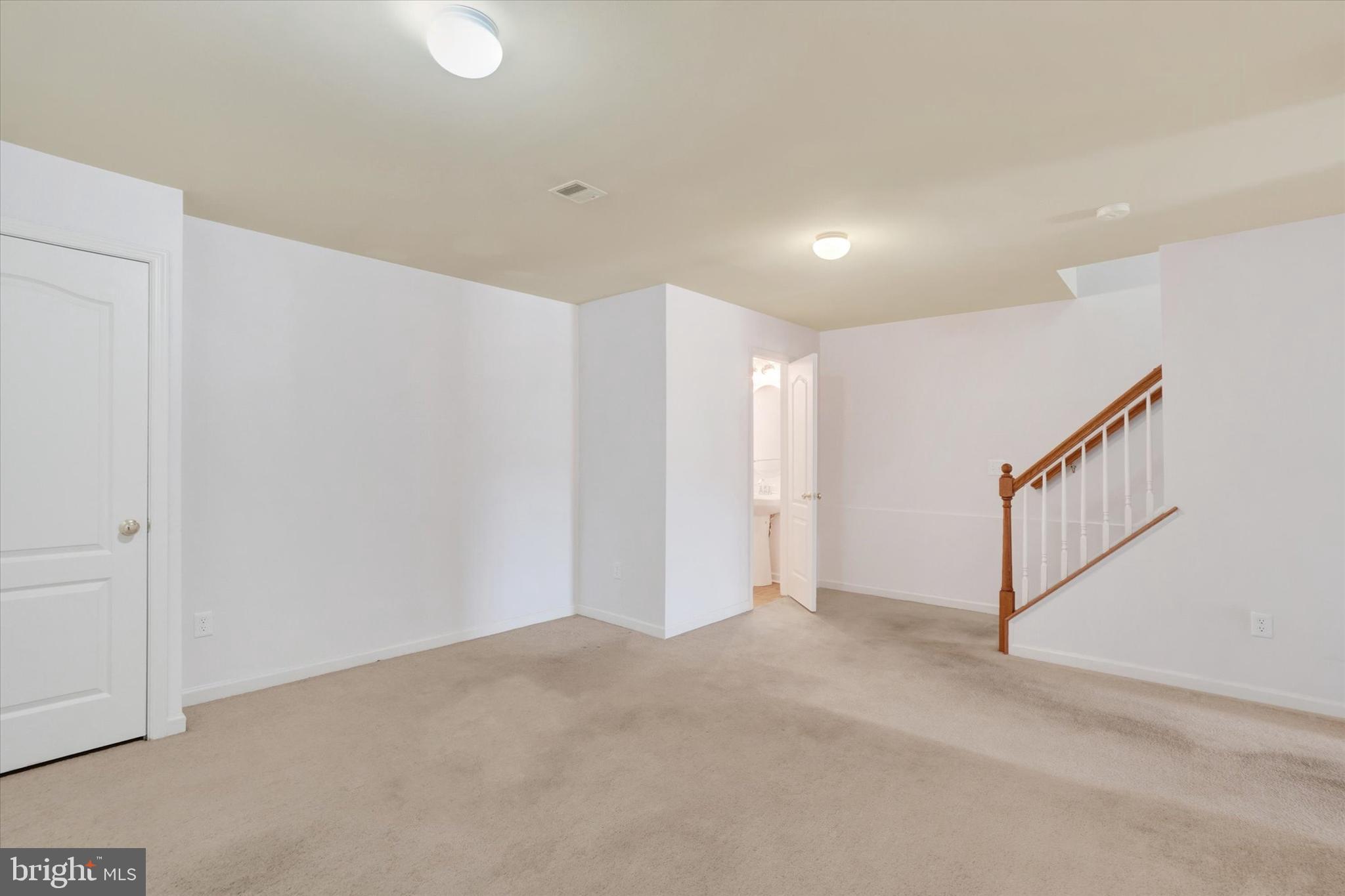 HUNT CLUB CONDOS - Residential