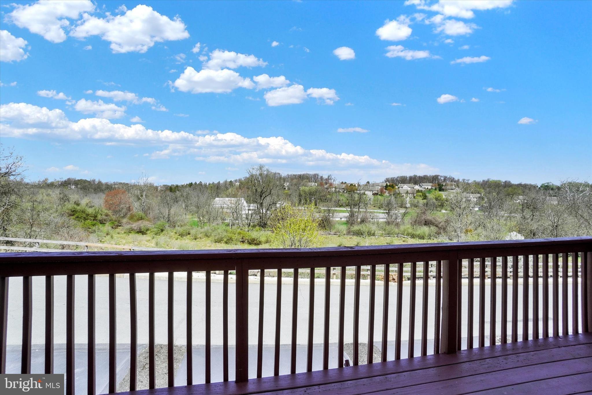 HUNT CLUB CONDOS - Residential