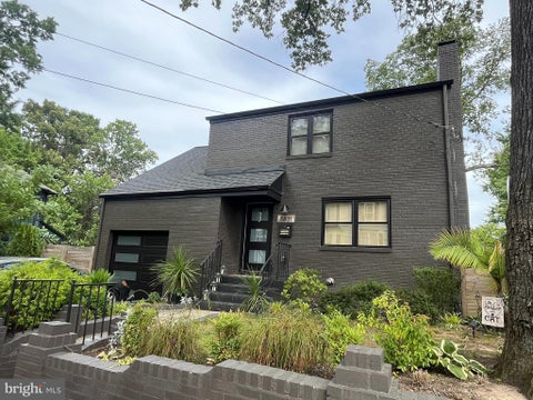 Homes For Sale - 3831 Elbert Avenue<br/> ALEXANDRIA, VA 22305