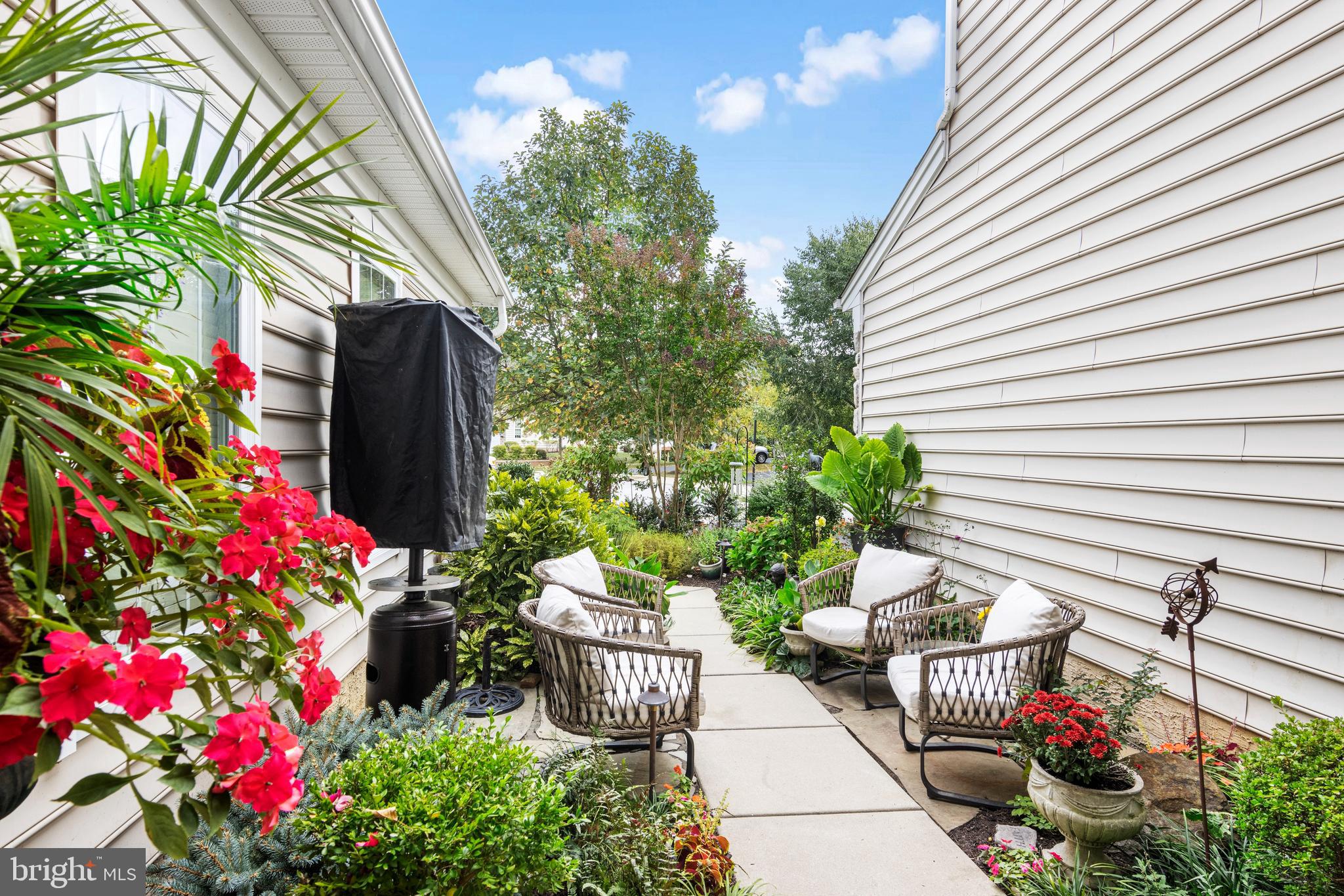 WOODLEDGE AT WHITFORD HILLS - Residential