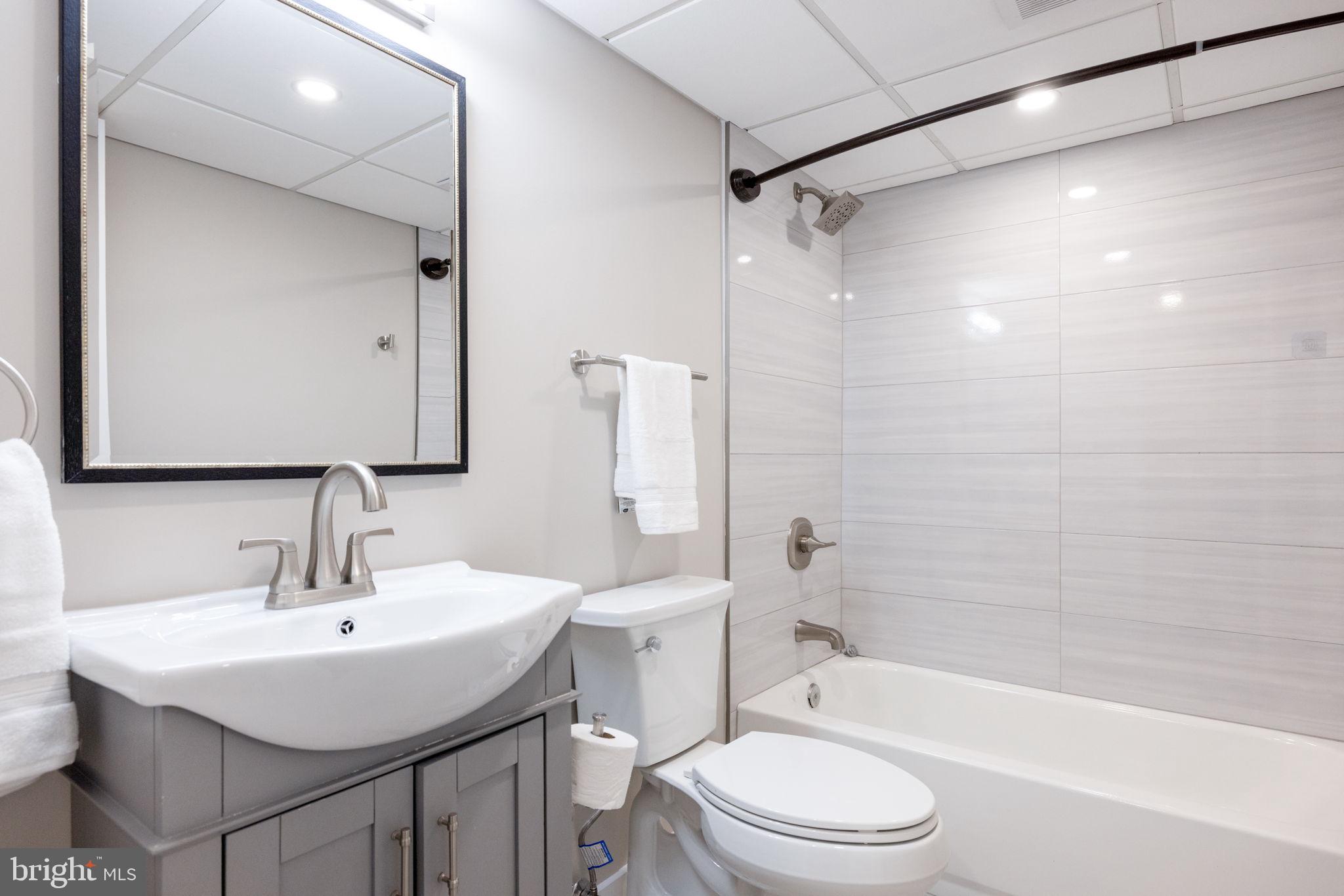 HIDDENBROOK - Residential